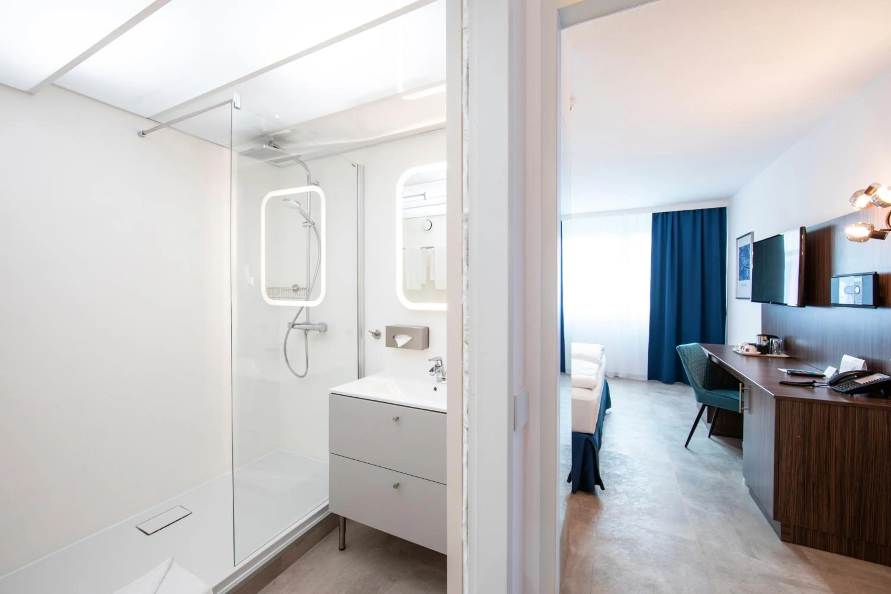 Staff in SLEEEP Hotel Vösendorf