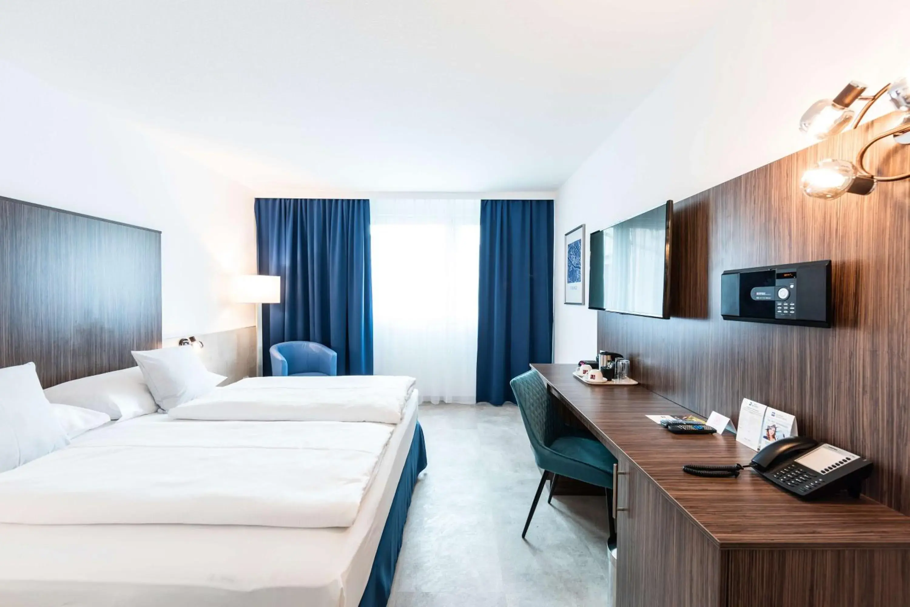 Superior King Room with Garden View in Best Western Smart Hotel Superior King Room with Garden View in Best Western Smart Hotel