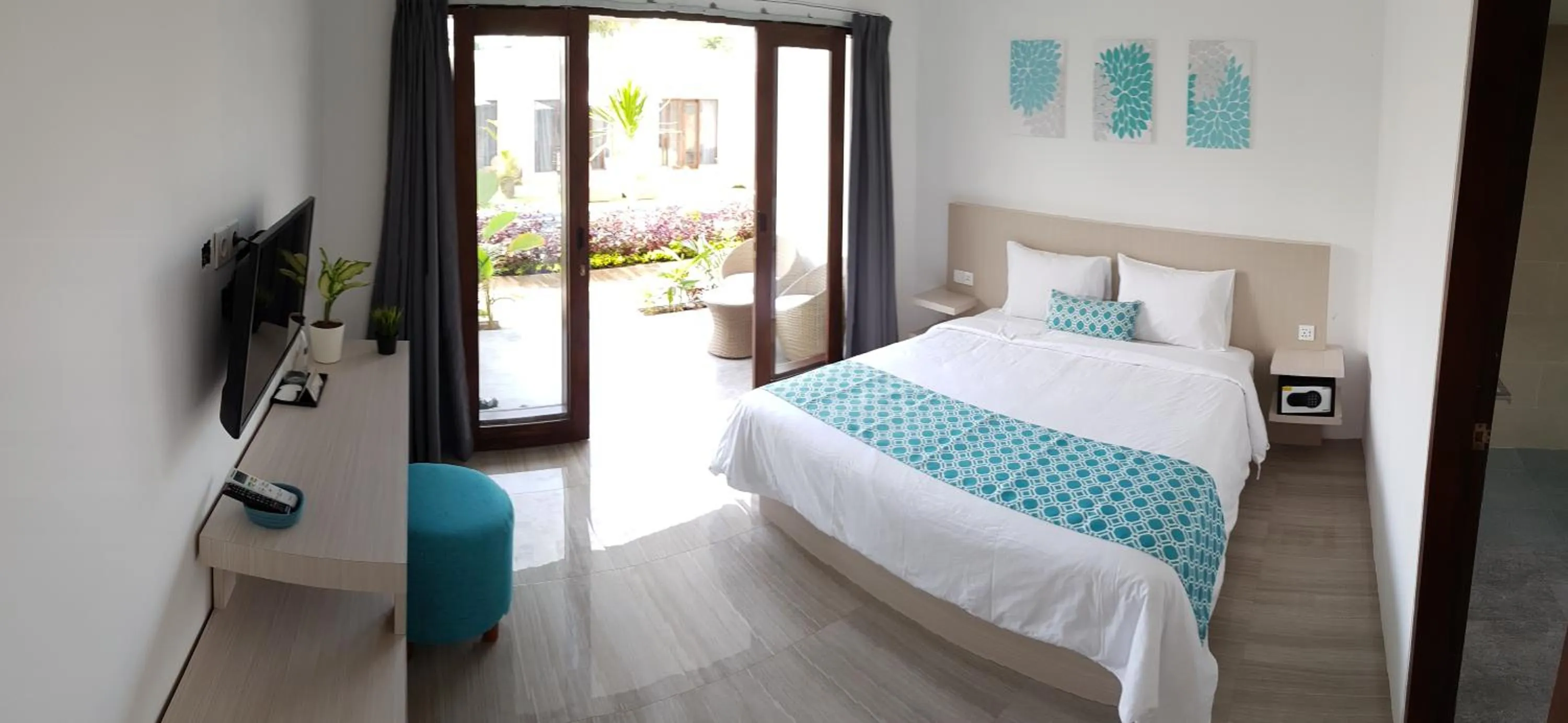 Photo of the whole room, Bed in Jago Gili Air