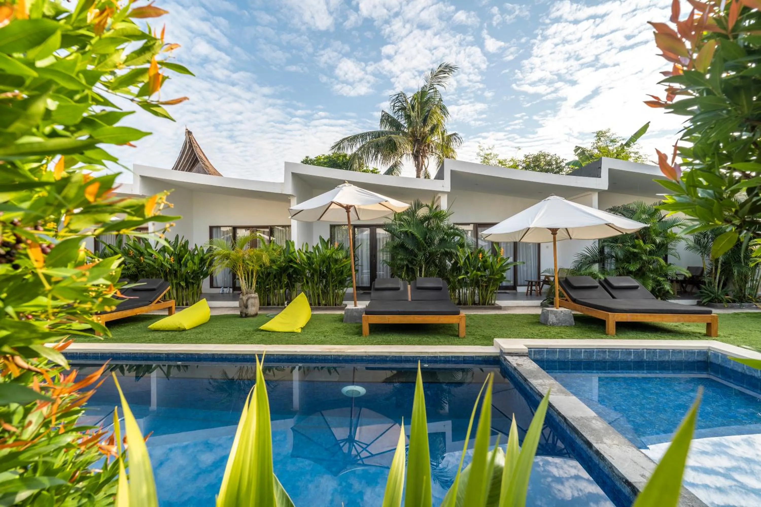 Property building in Jago Gili Air