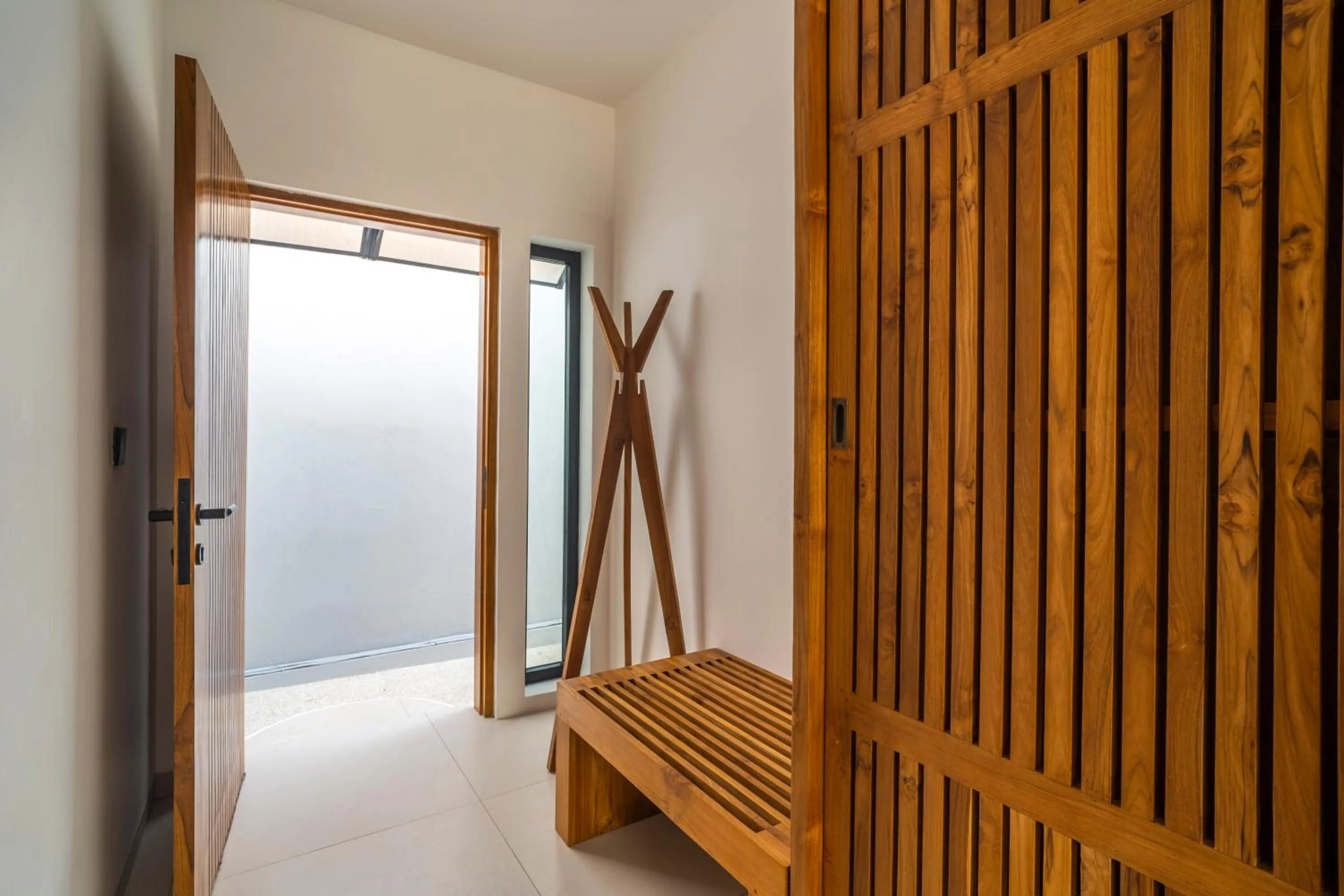 wardrobe in Jago Gili Air