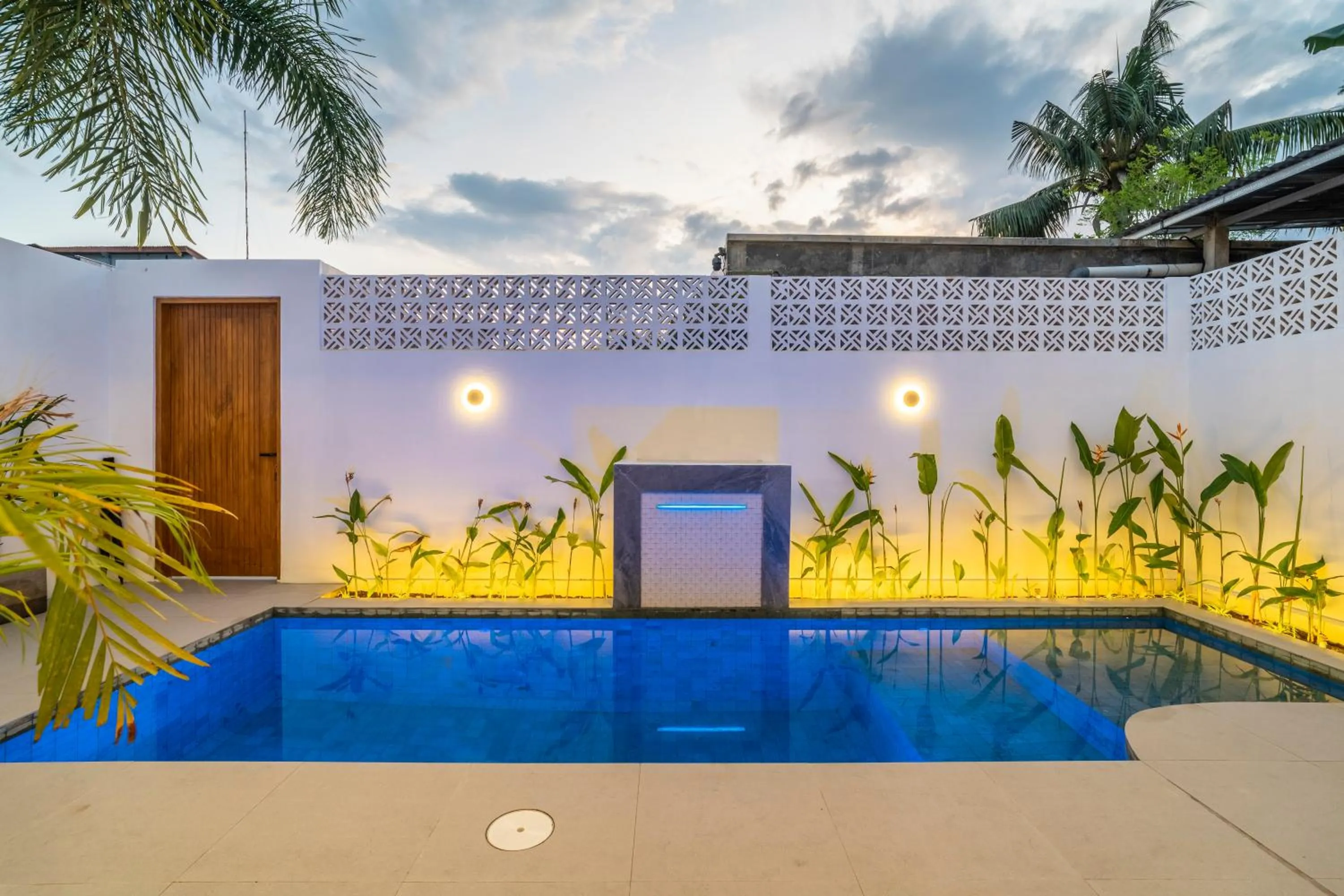 Swimming pool in Jago Gili Air