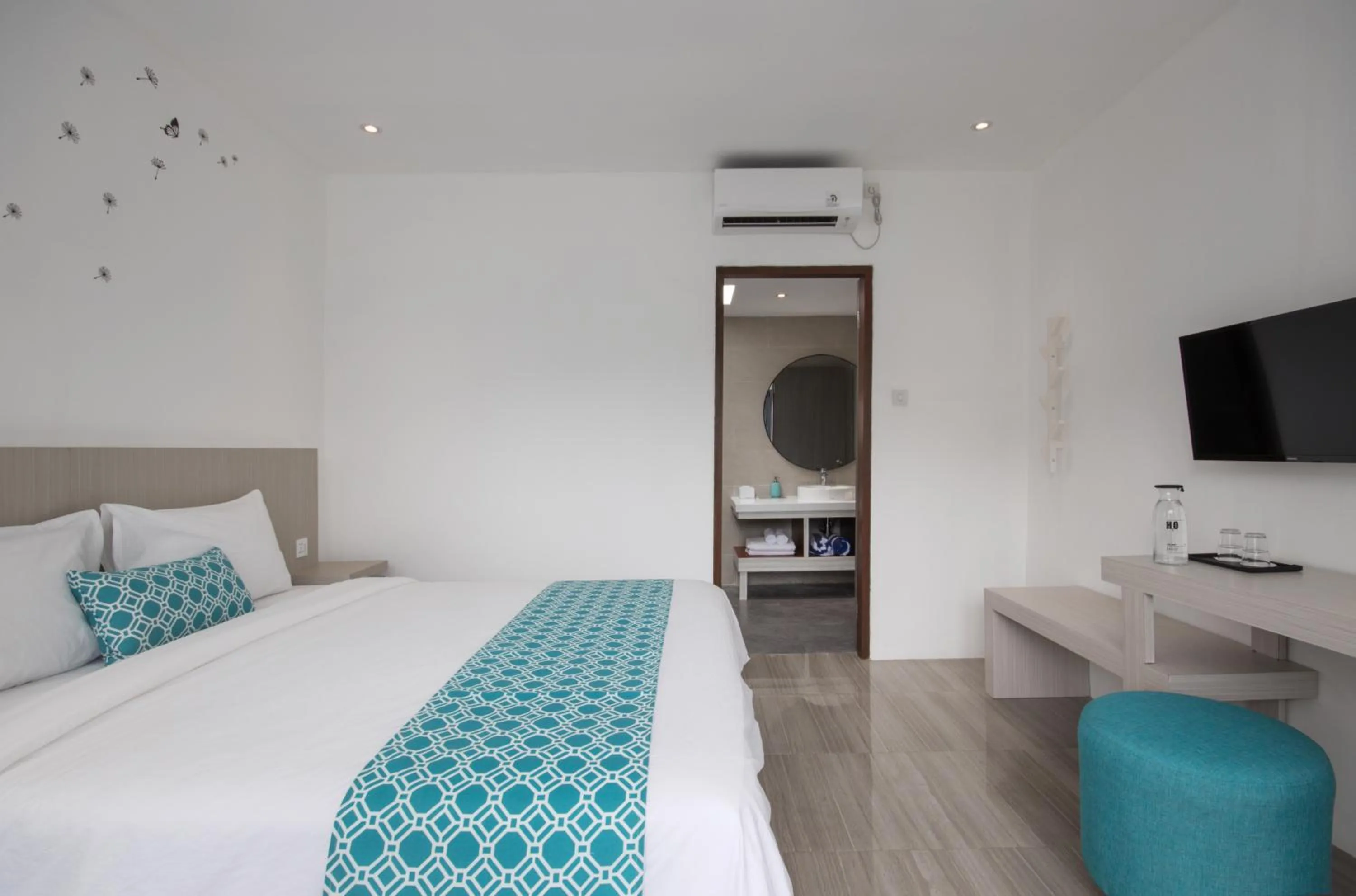 Photo of the whole room, Bed in Jago Gili Air