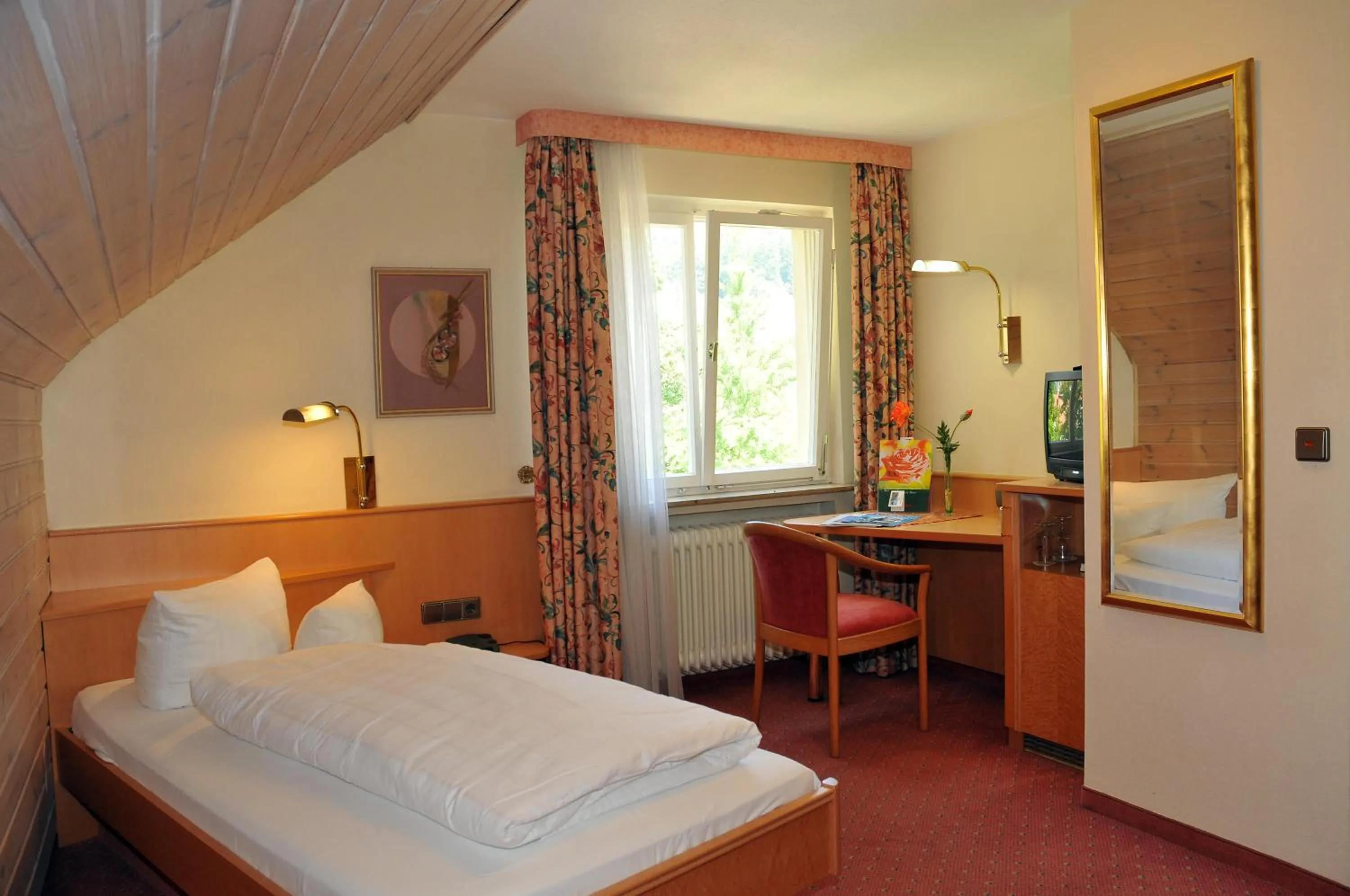 Photo of the whole room, Bed in Hotel Ochsen