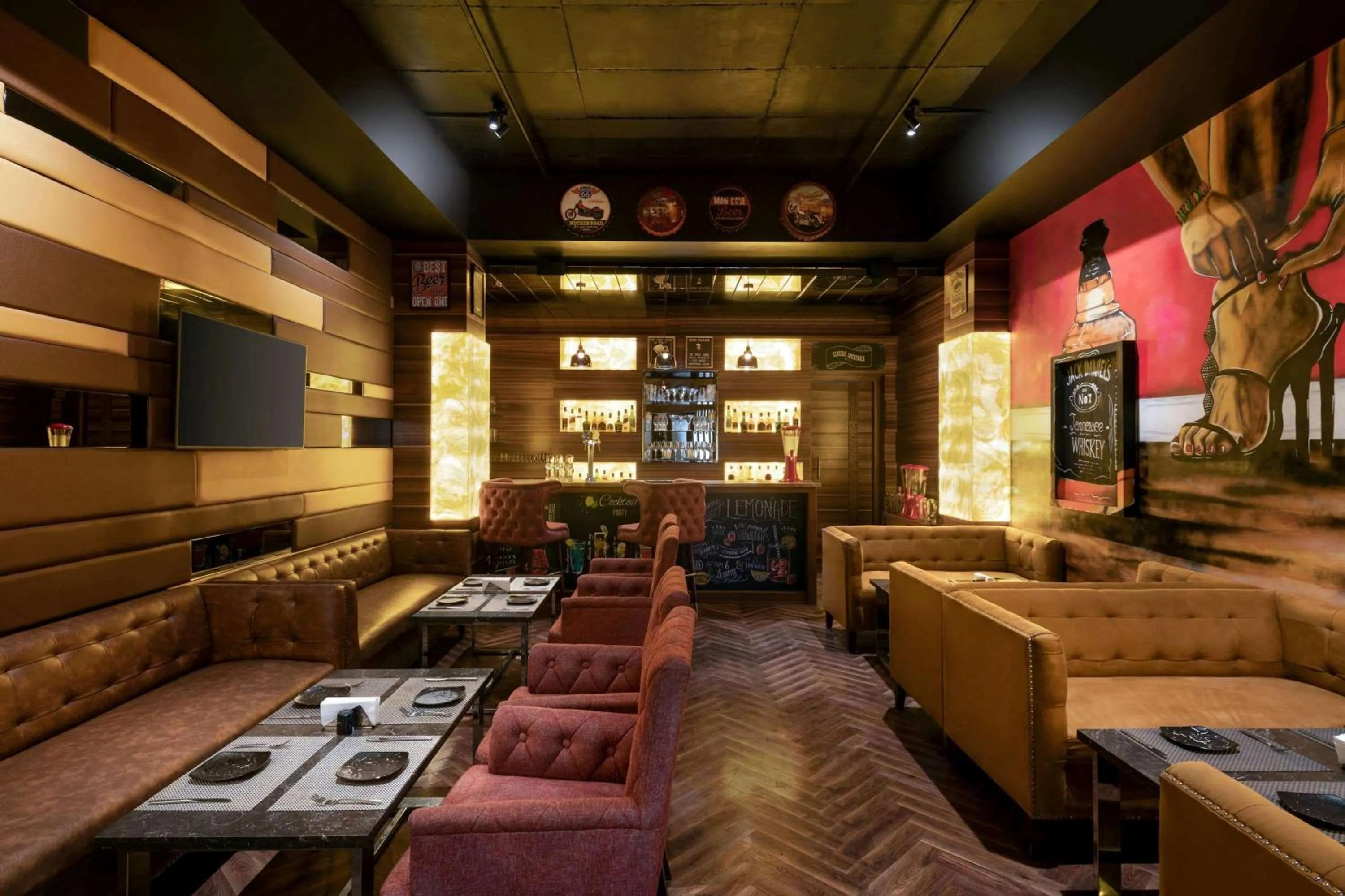 Lounge or bar in Ramada by Wyndham Kapurthala