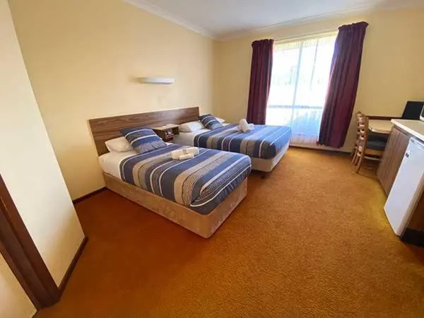 Bed in Donnybrook Motel