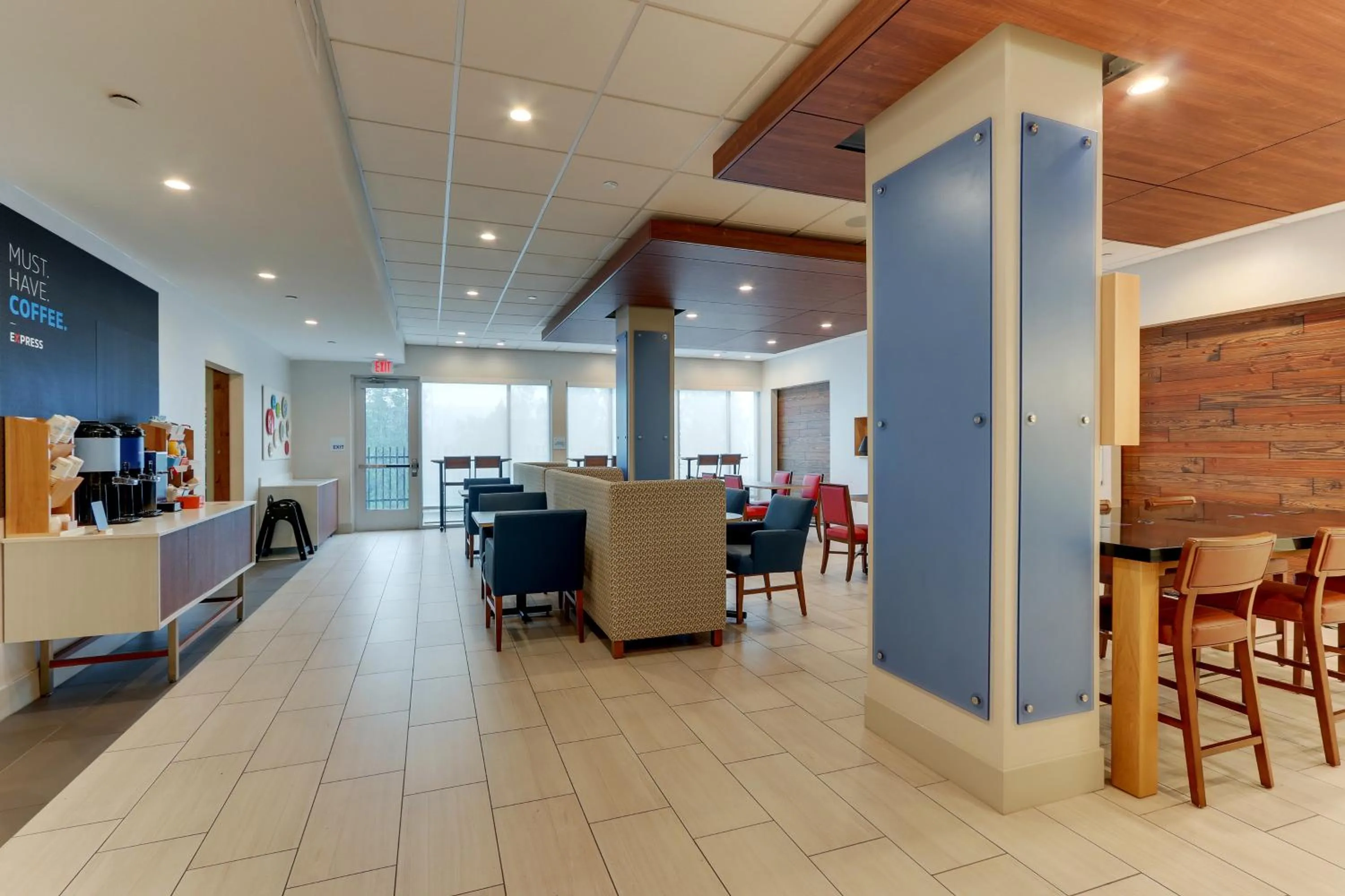 Lobby or reception in Holiday Inn Express & Suites - Saugerties - Hudson Valley by IHG