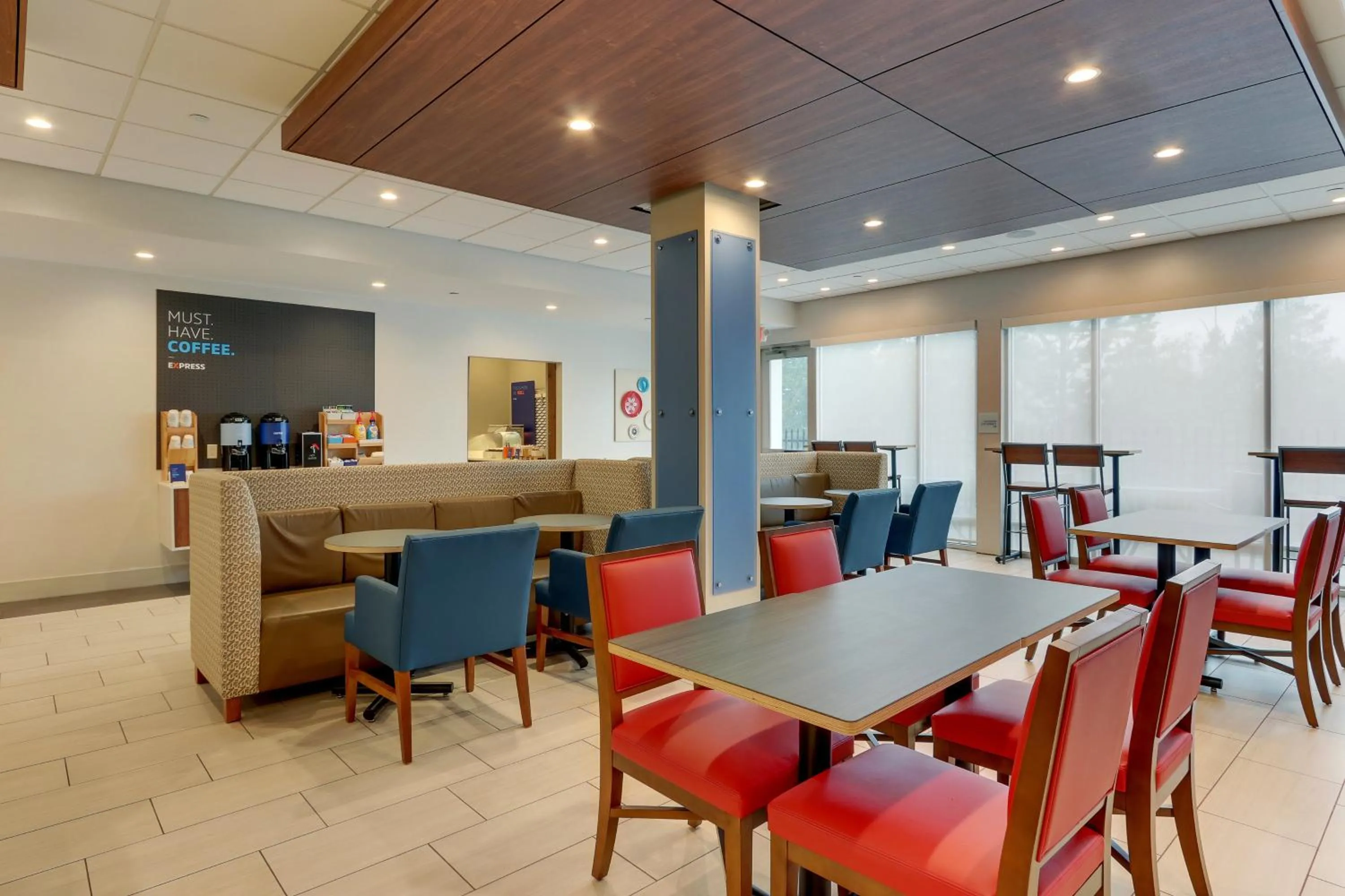 Breakfast in Holiday Inn Express & Suites - Saugerties - Hudson Valley by IHG