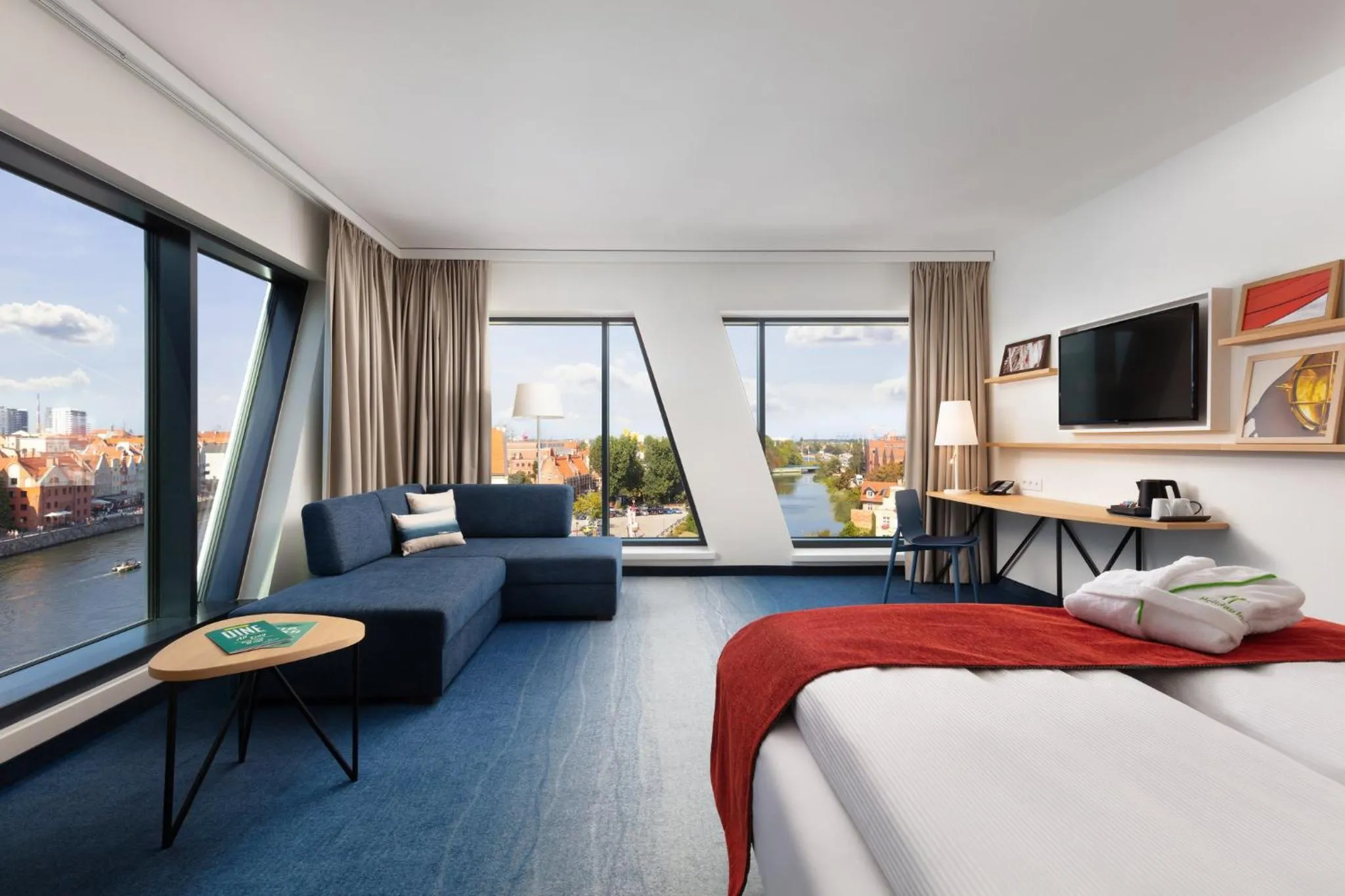 Photo of the whole room, Bed in Holiday Inn Gdansk - City Centre by IHG