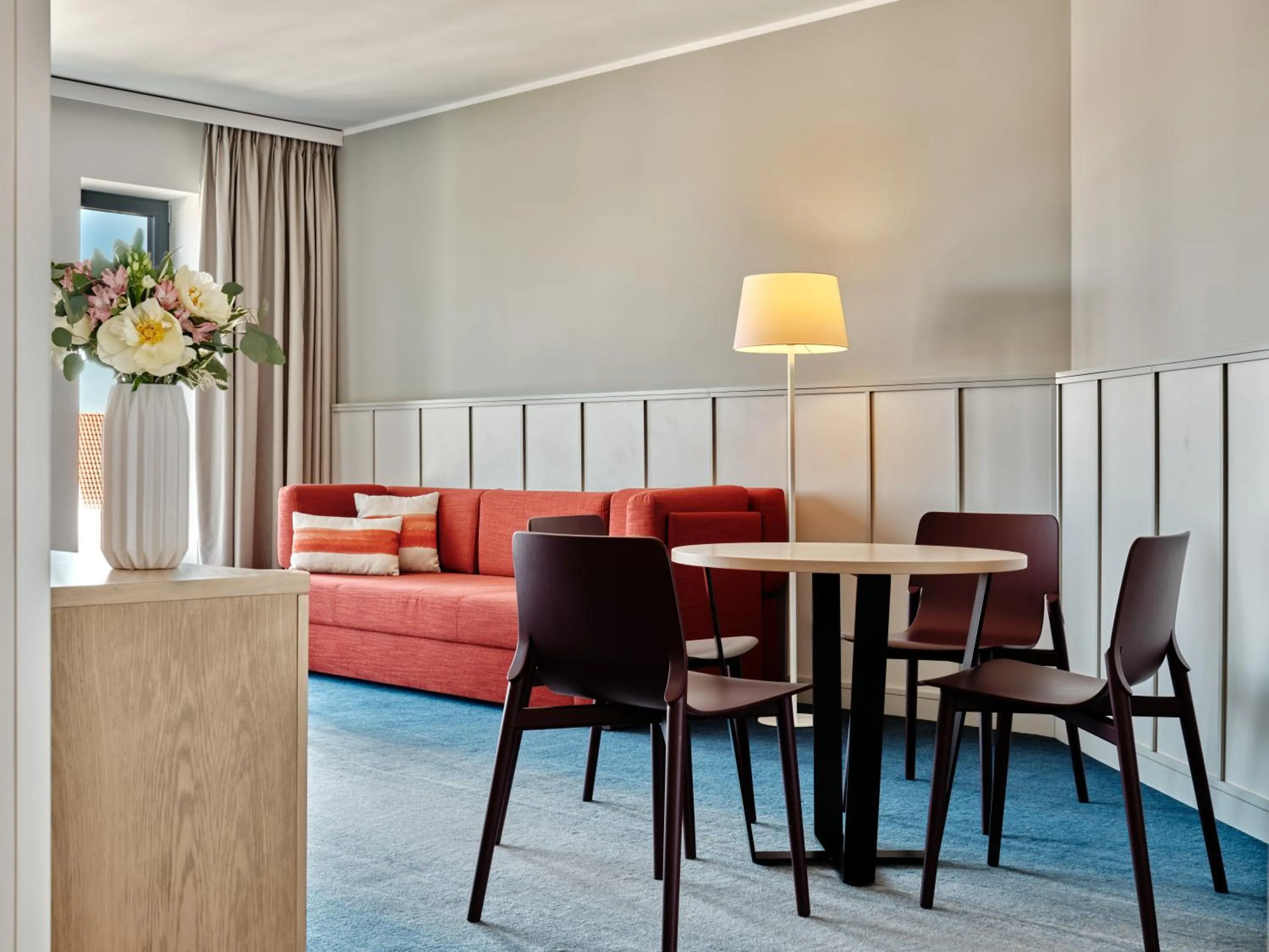 Seating area in Holiday Inn Gdansk - City Centre by IHG