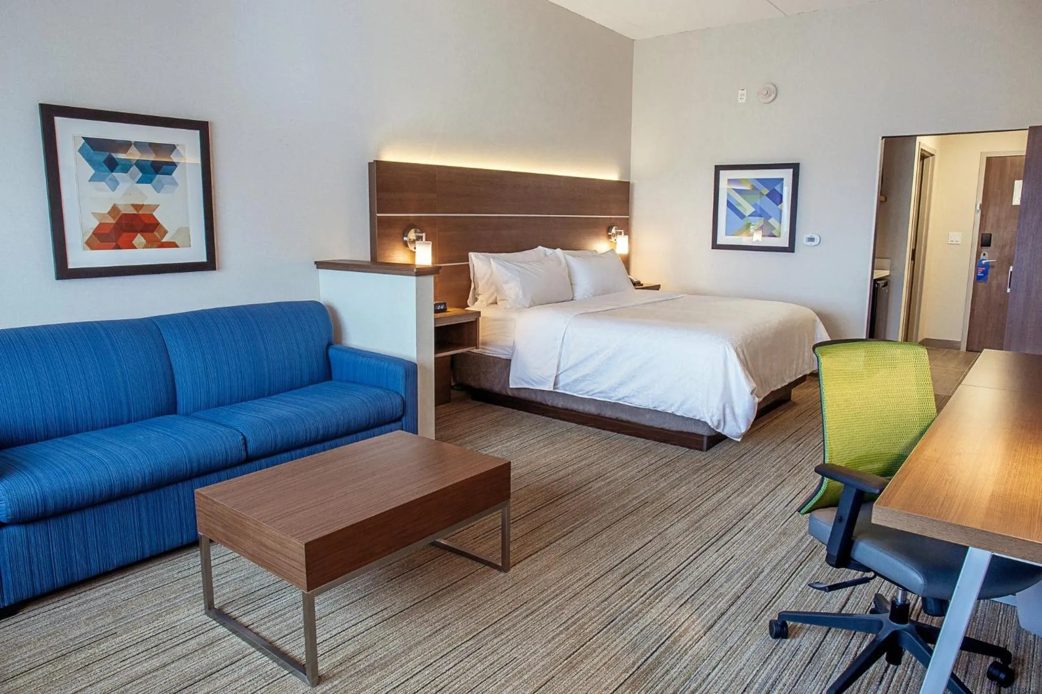 Photo of the whole room, Bed in Holiday Inn Express & Suites - Halifax – Dartmouth