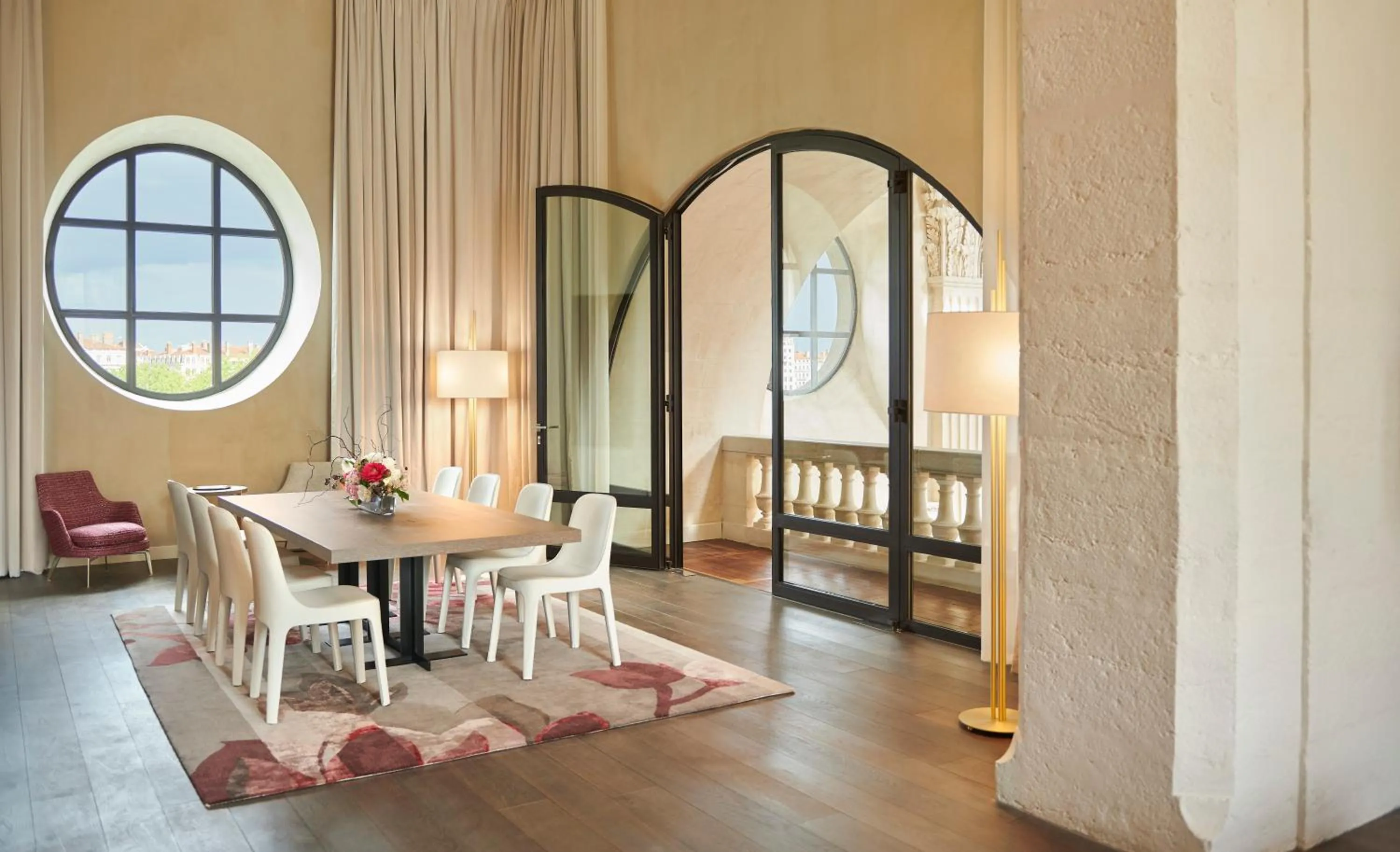 Photo of the whole room, Bed in InterContinental Lyon - Hotel Dieu by IHG