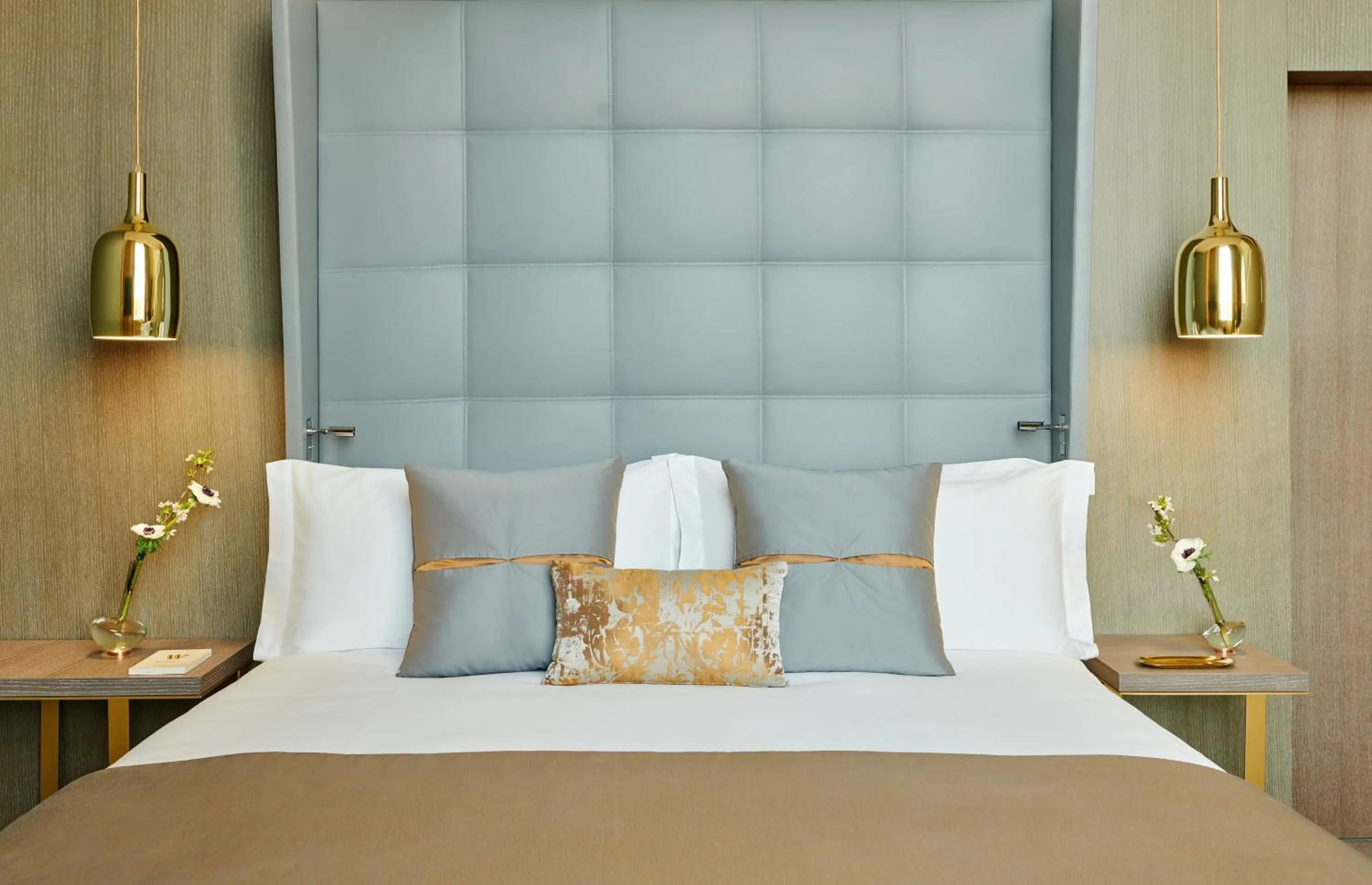 Photo of the whole room, Bed in InterContinental Lyon - Hotel Dieu by IHG