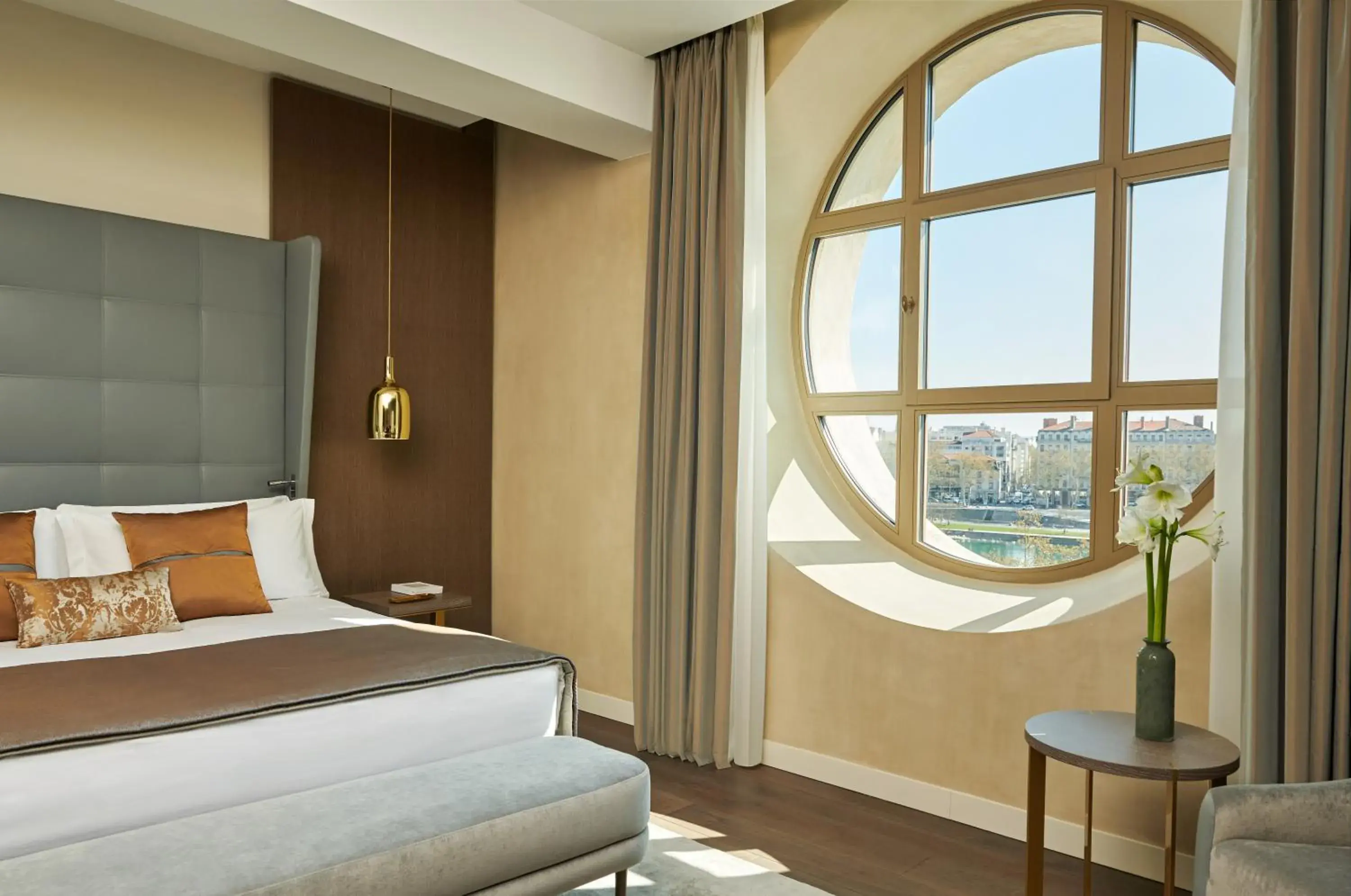 Premium King Room with River View in InterContinental Lyon - Hotel Dieu by IHG Premium King Room with River View in InterContinental Lyon - Hotel Dieu by IHG
