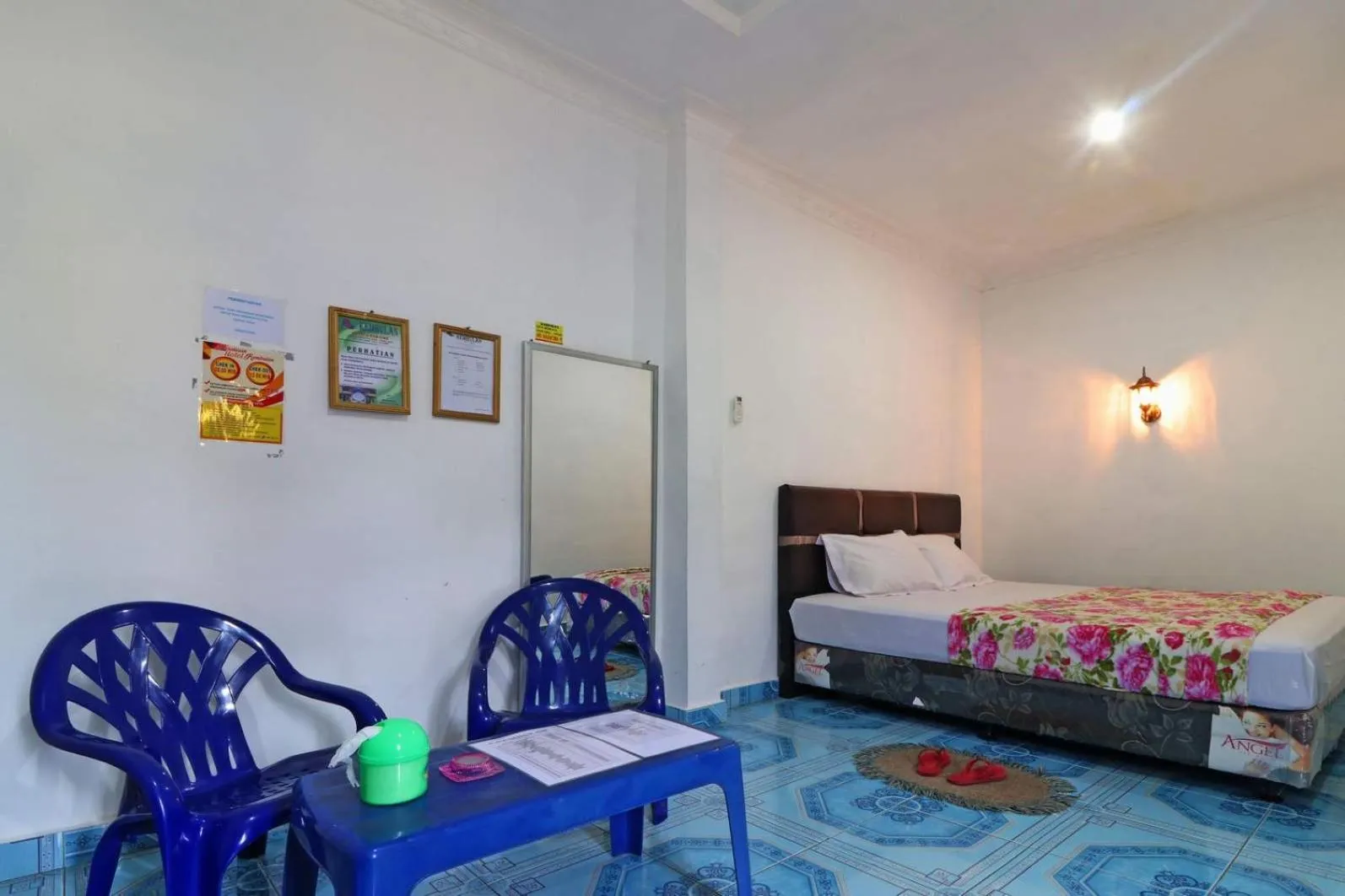 Bed in Hotel Rembulan