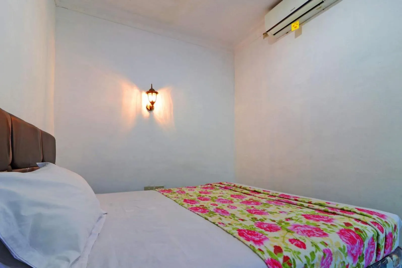 Bedroom, Bed in Hotel Rembulan