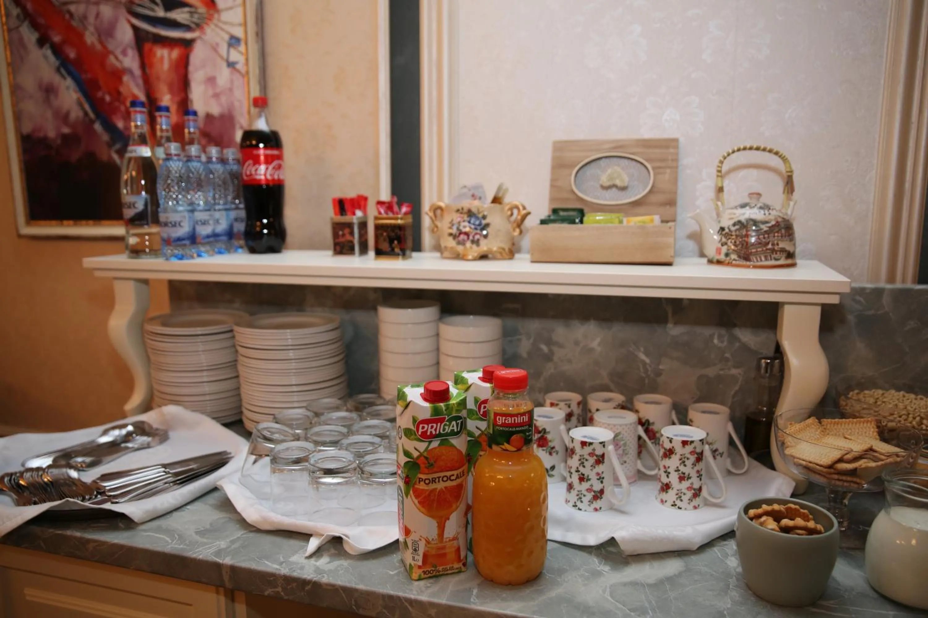 Food and drinks in Valentino Rooms