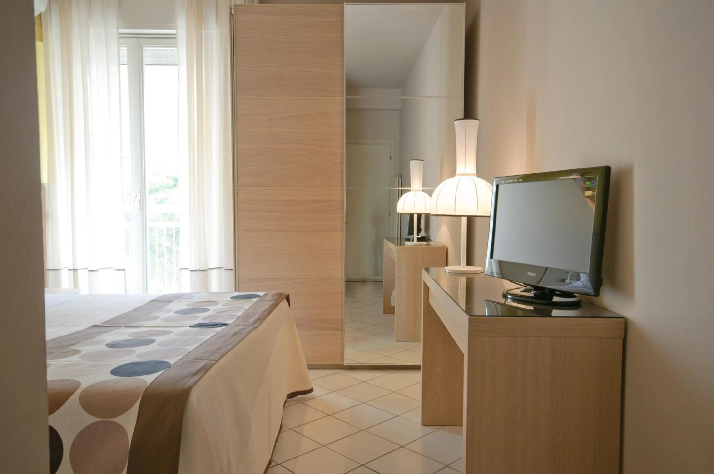 Bed in HOTEL TRIONFAL - Fronte Mare - Vicinissimi al Centro