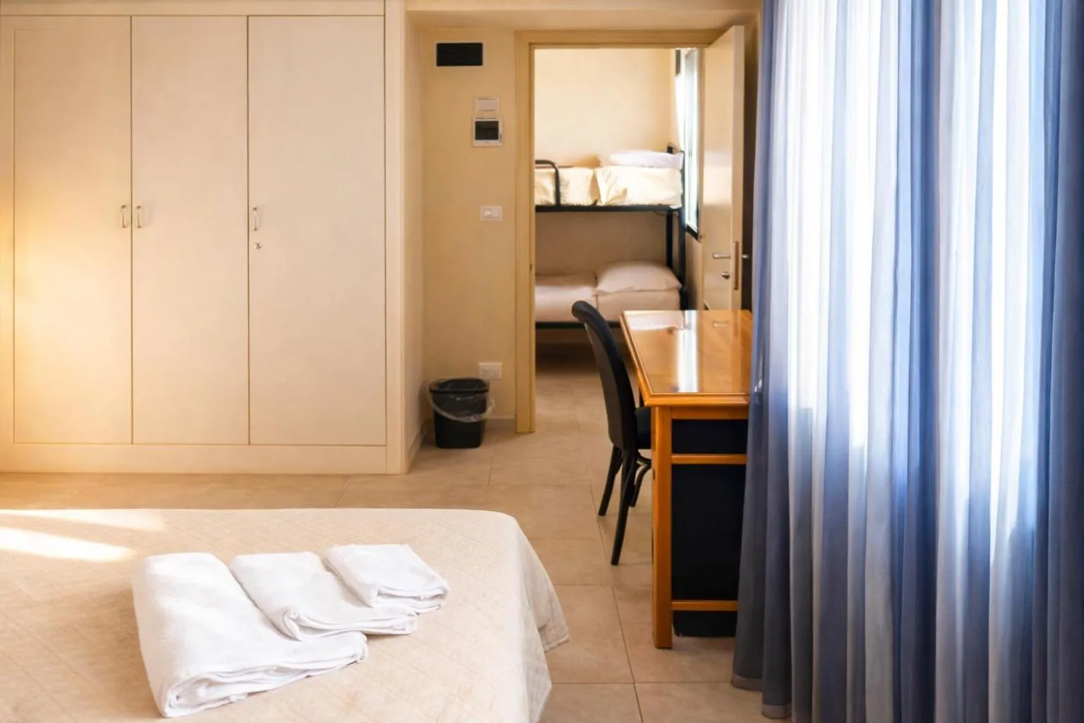 Bed in HOTEL TRIONFAL - Fronte Mare - Vicinissimi al Centro