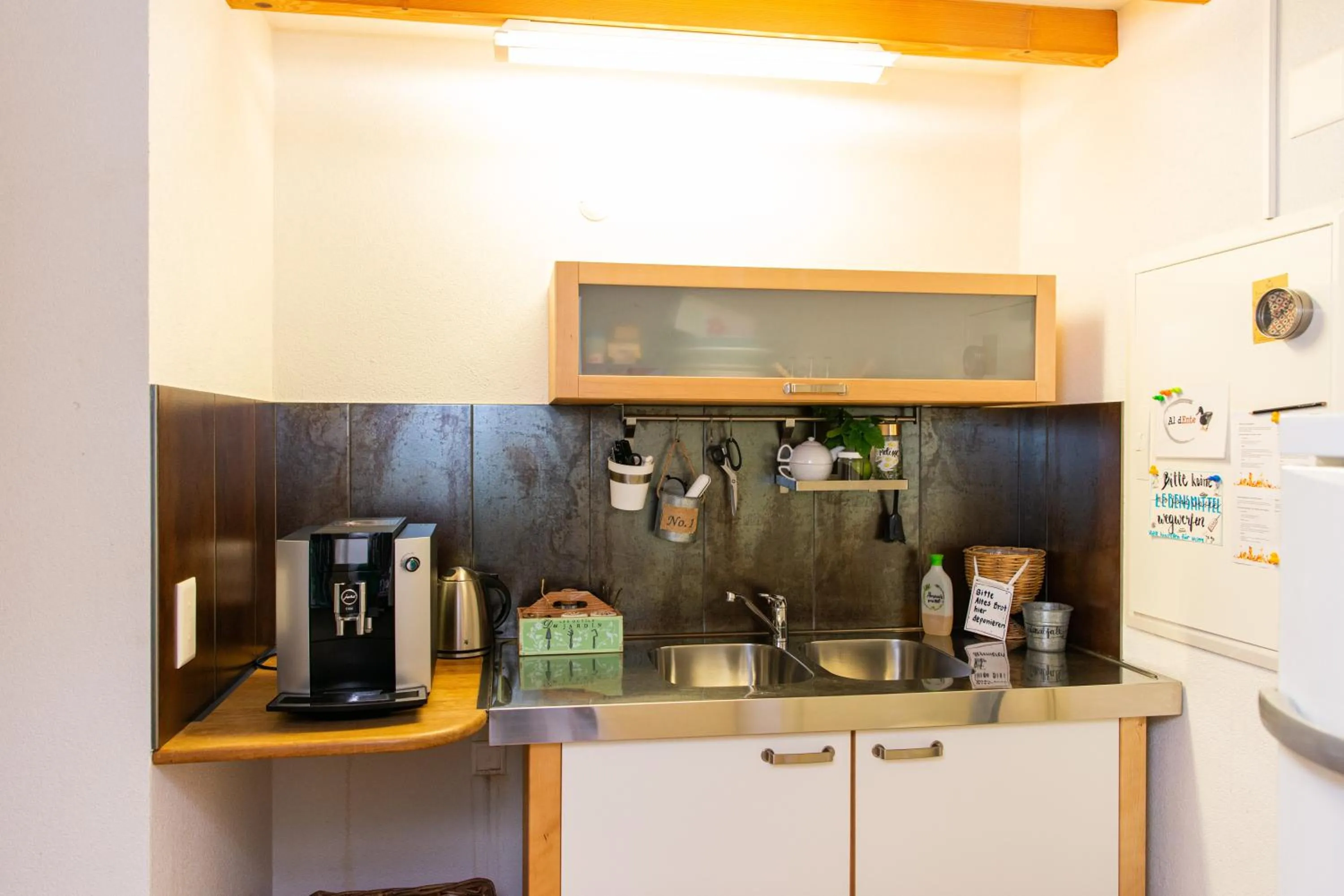 Kitchen or kitchenette in BnB Entensee
