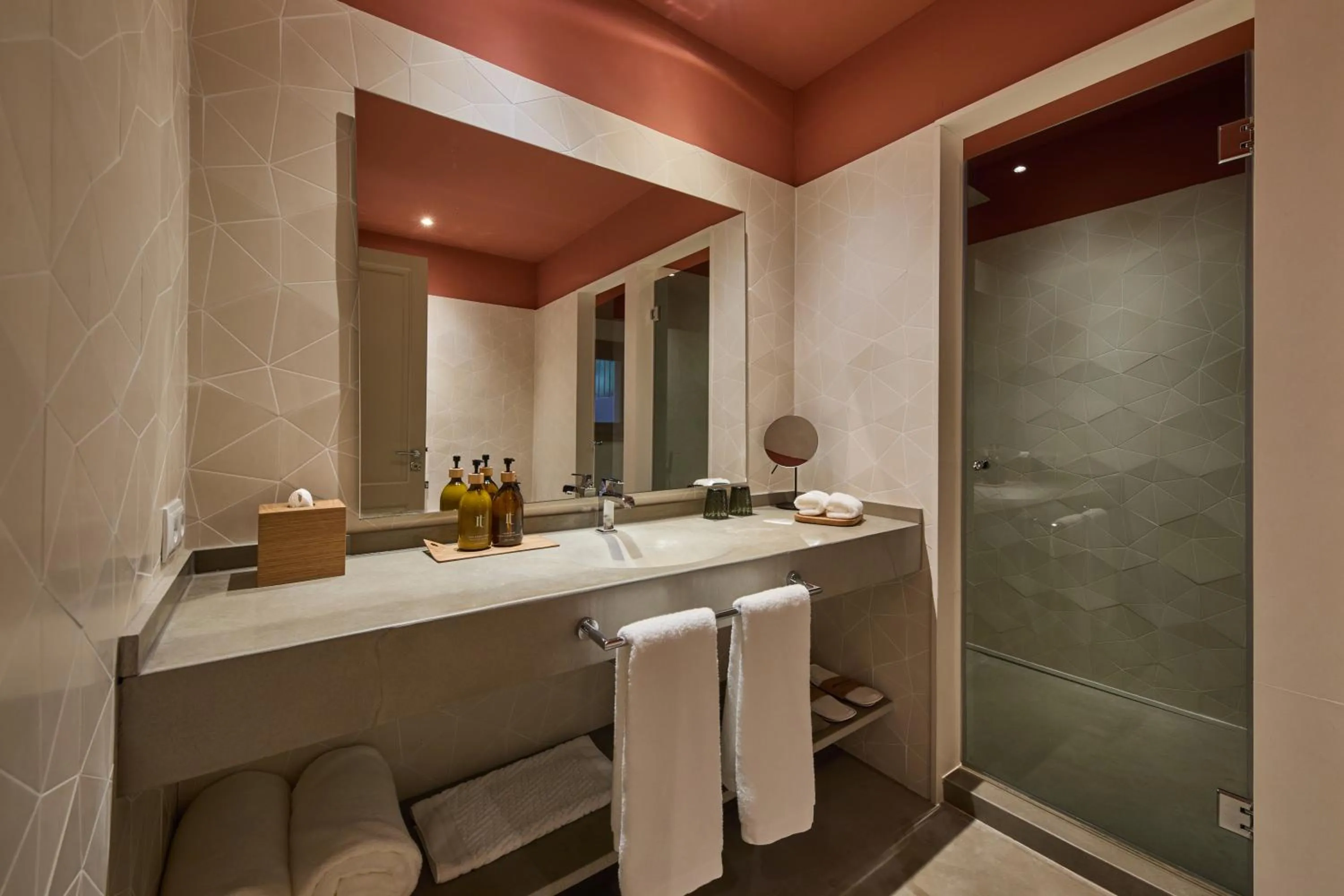 Bathroom in Calatrava Hotel