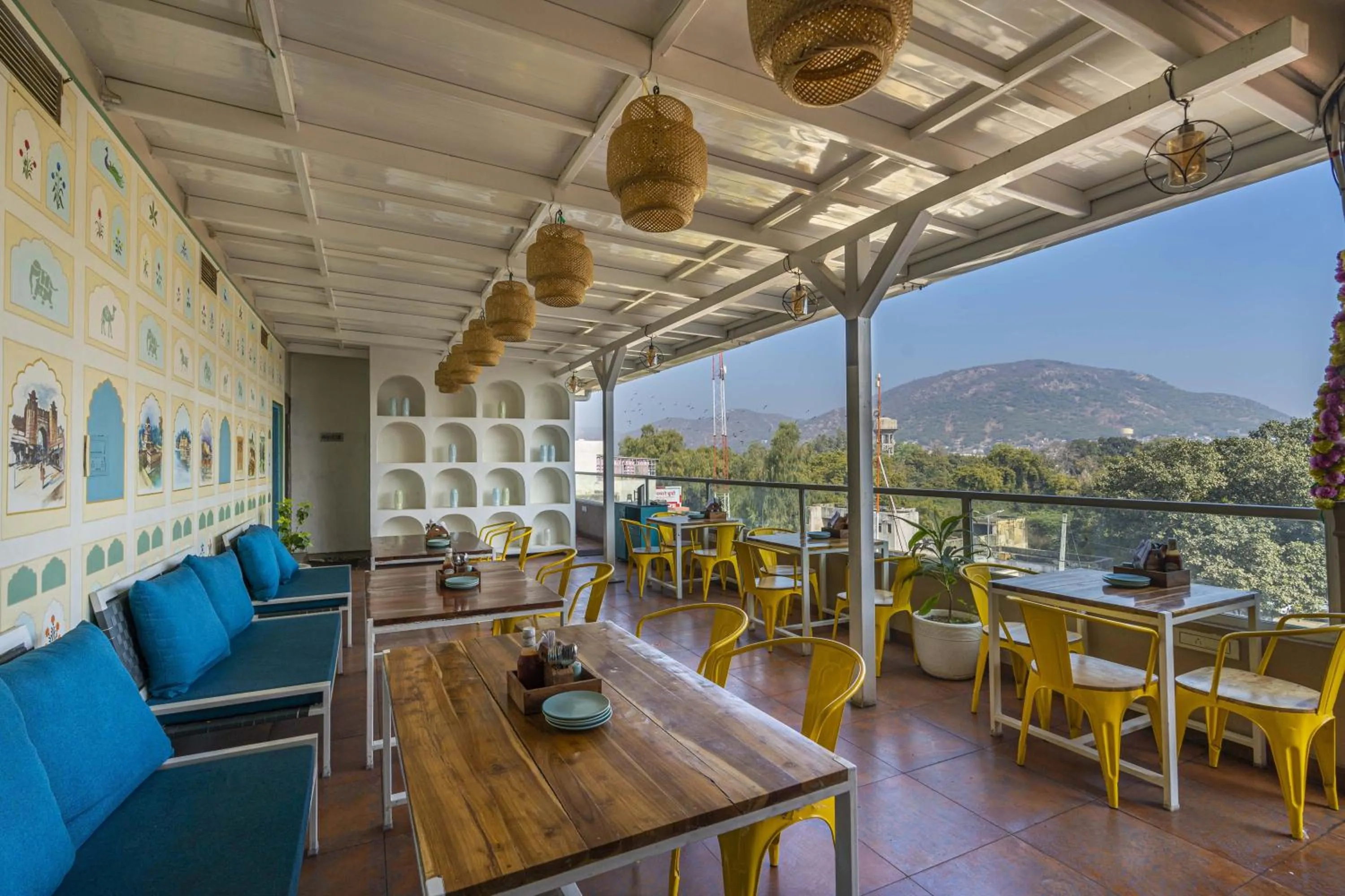 Restaurant/places to eat in Zostel Bundi