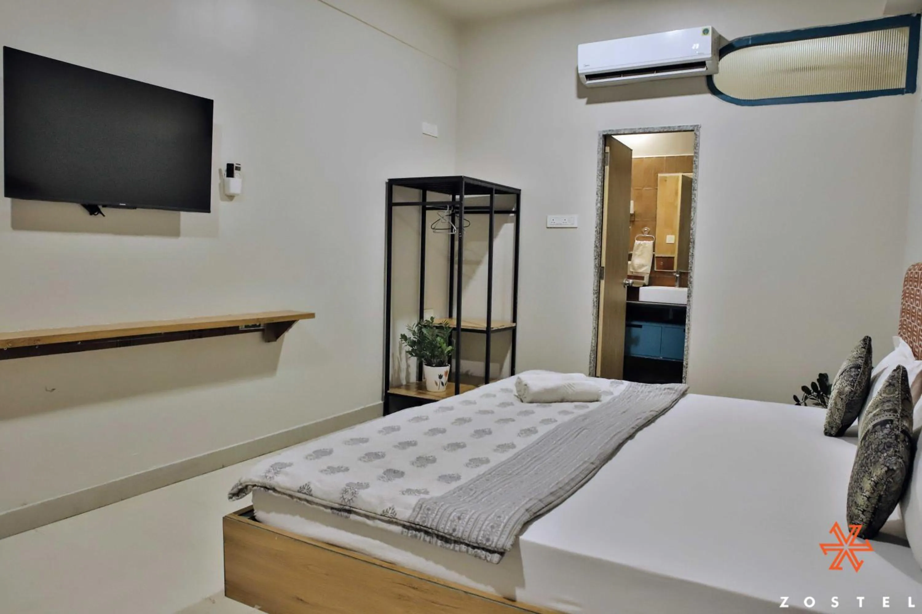 Bedroom, Bed in Zostel Bundi