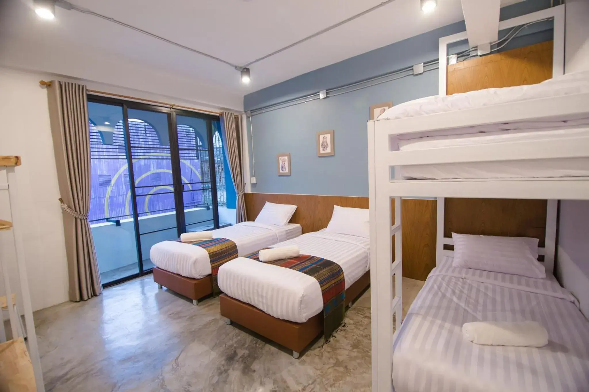 Quadruple Room with Balcony in Suree House Quadruple Room with Balcony in Suree House