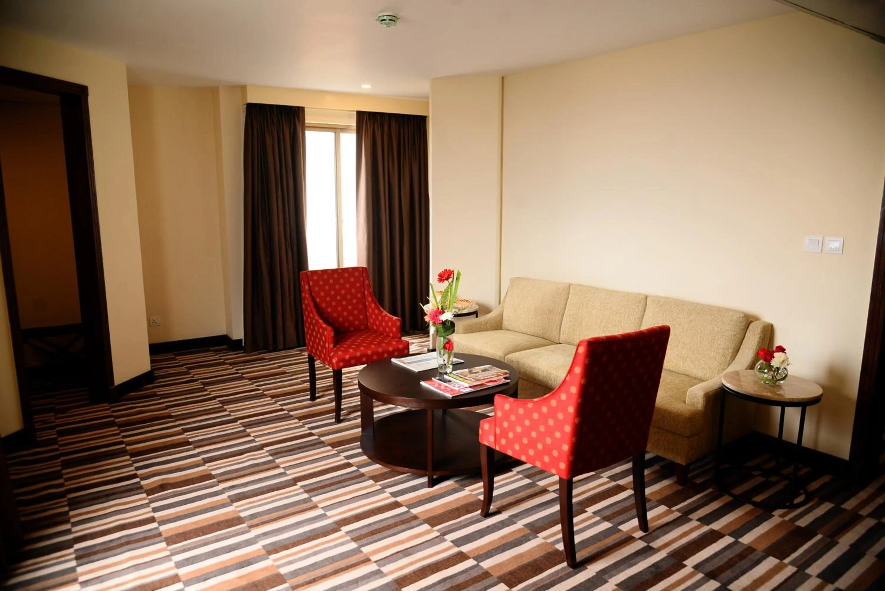 Avari Xpress Gulberg