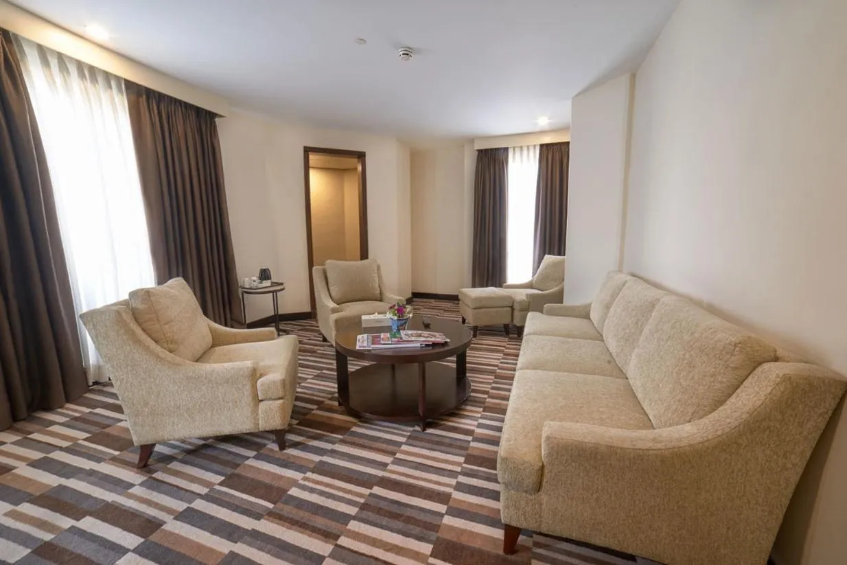 Avari Xpress Gulberg