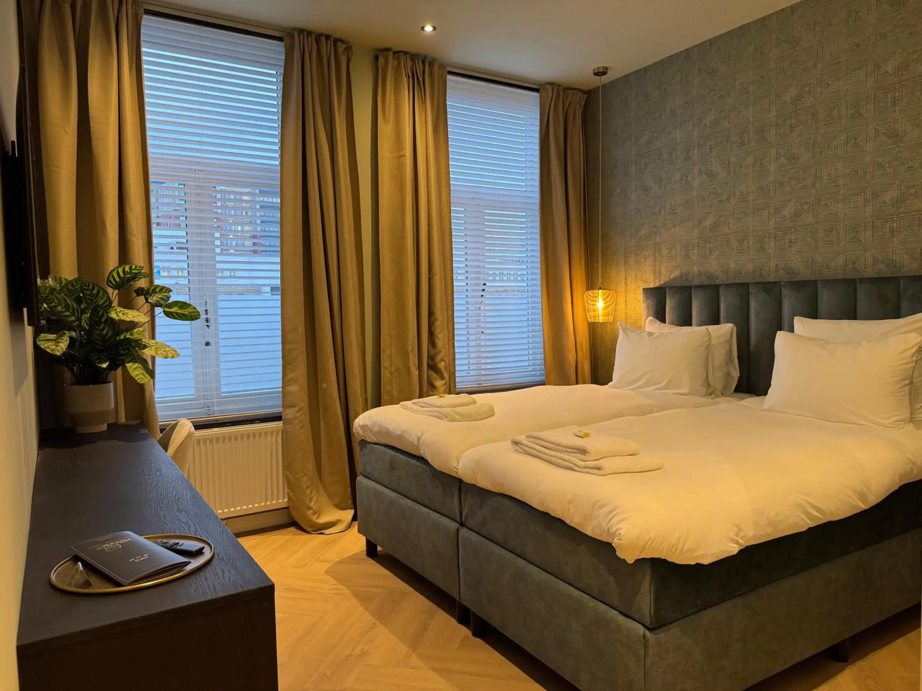 Deluxe King Room - single occupancy in De Pastorie Bed & Breakfast Deluxe King Room - single occupancy in De Pastorie Bed & Breakfast