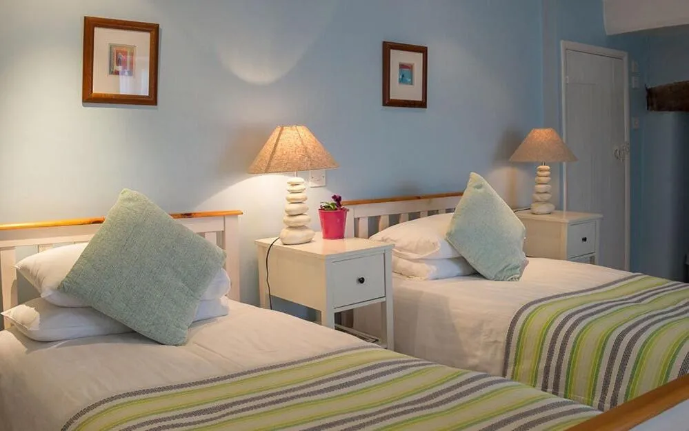 Bed in The Rose & Crown, Snettisham