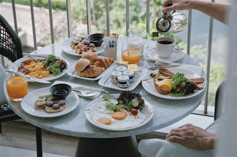 Breakfast in Dusit Suites Hotel Ratchadamri, Bangkok