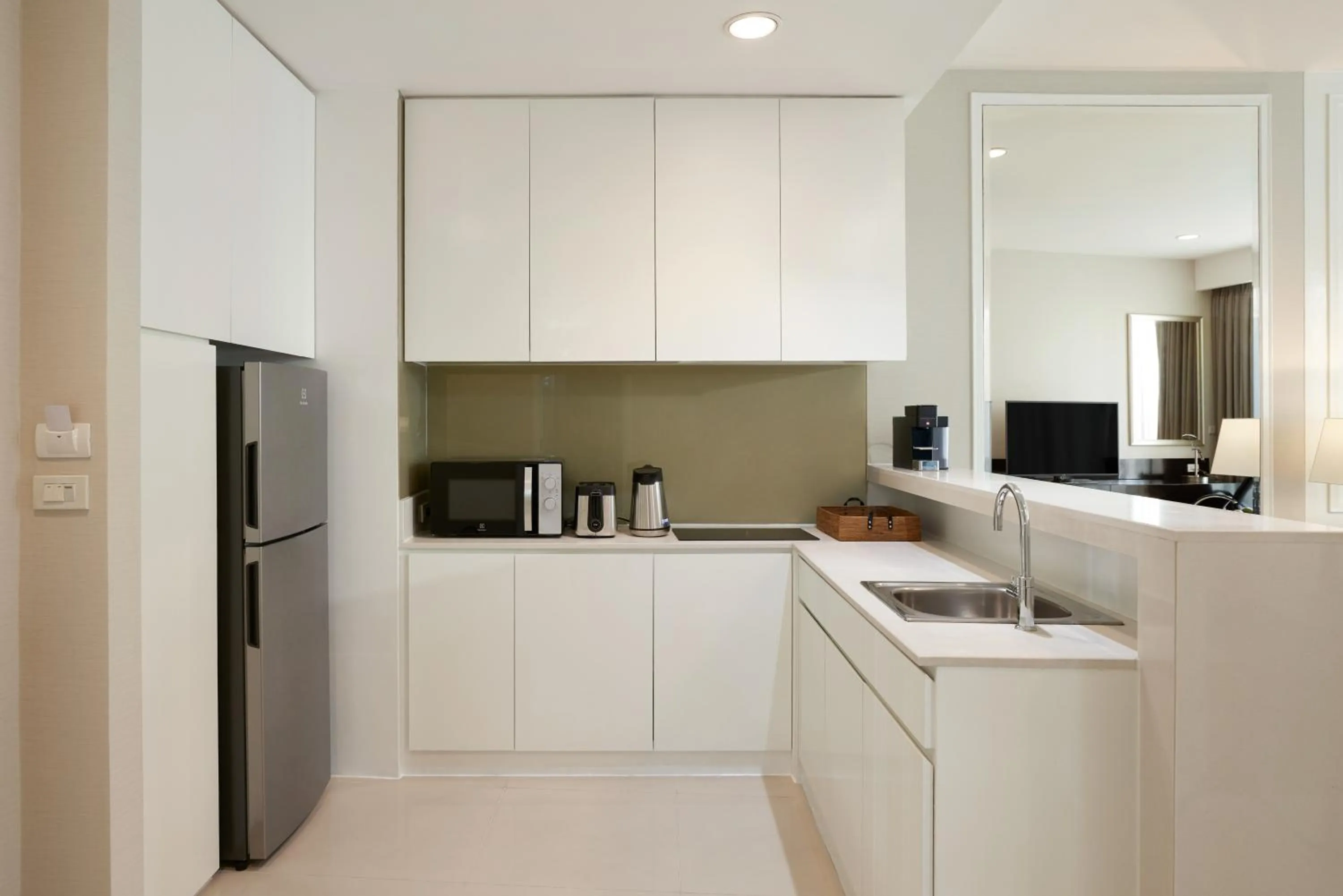 Kitchen or kitchenette in Dusit Suites Hotel Ratchadamri, Bangkok