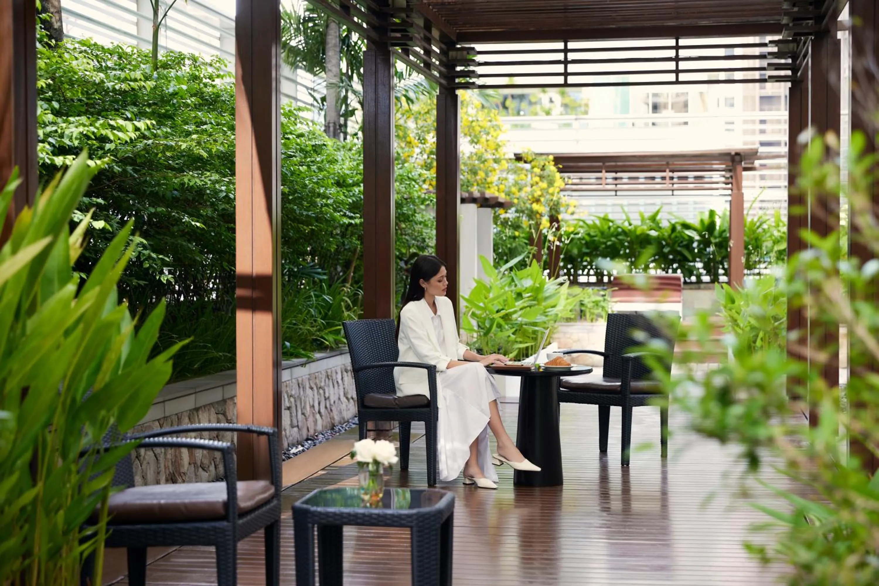 Seating area in Dusit Suites Hotel Ratchadamri, Bangkok