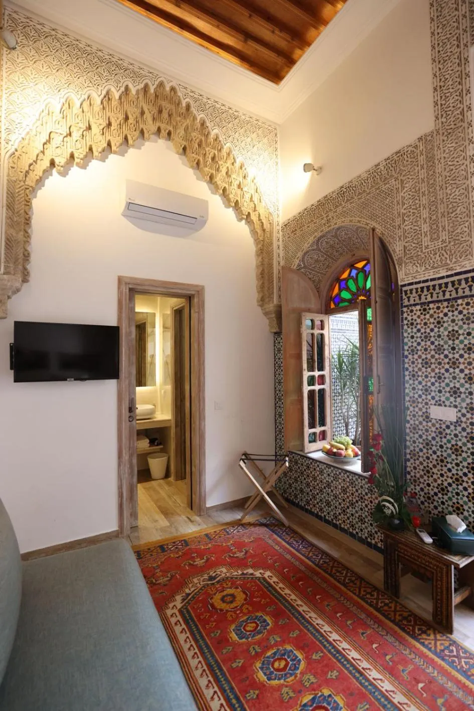 TV and multimedia in Riad Zyo