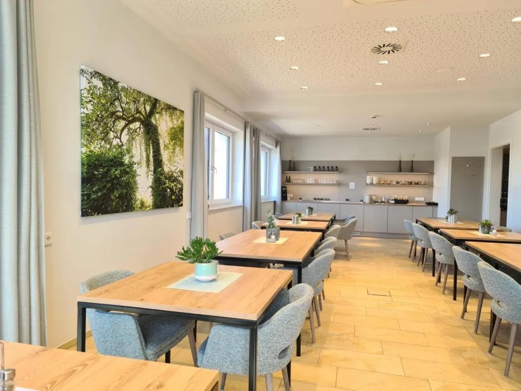 Breakfast in TT Aparthotel Neuhofen