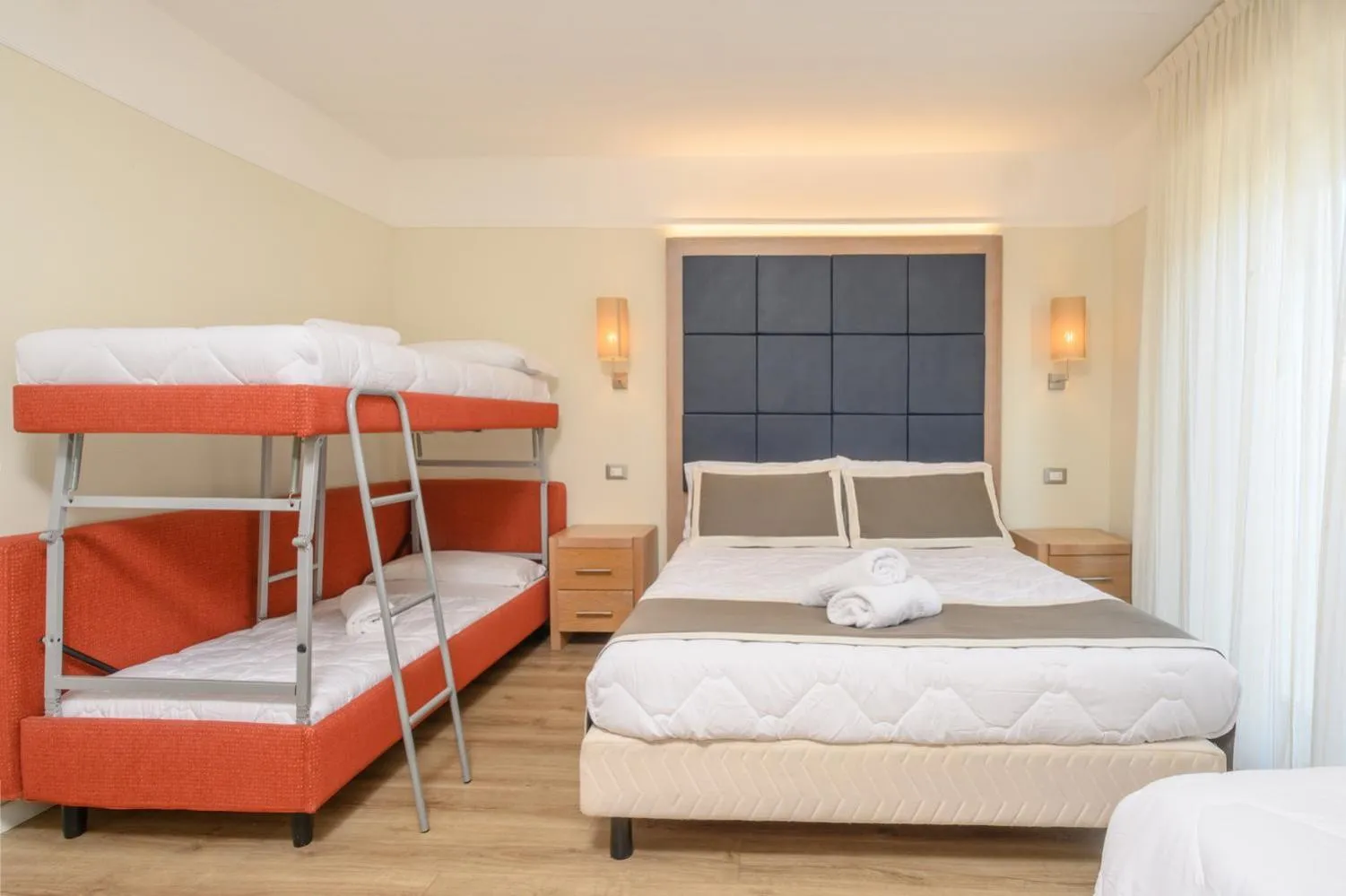 bunk bed, Bed in Atlas Hotel