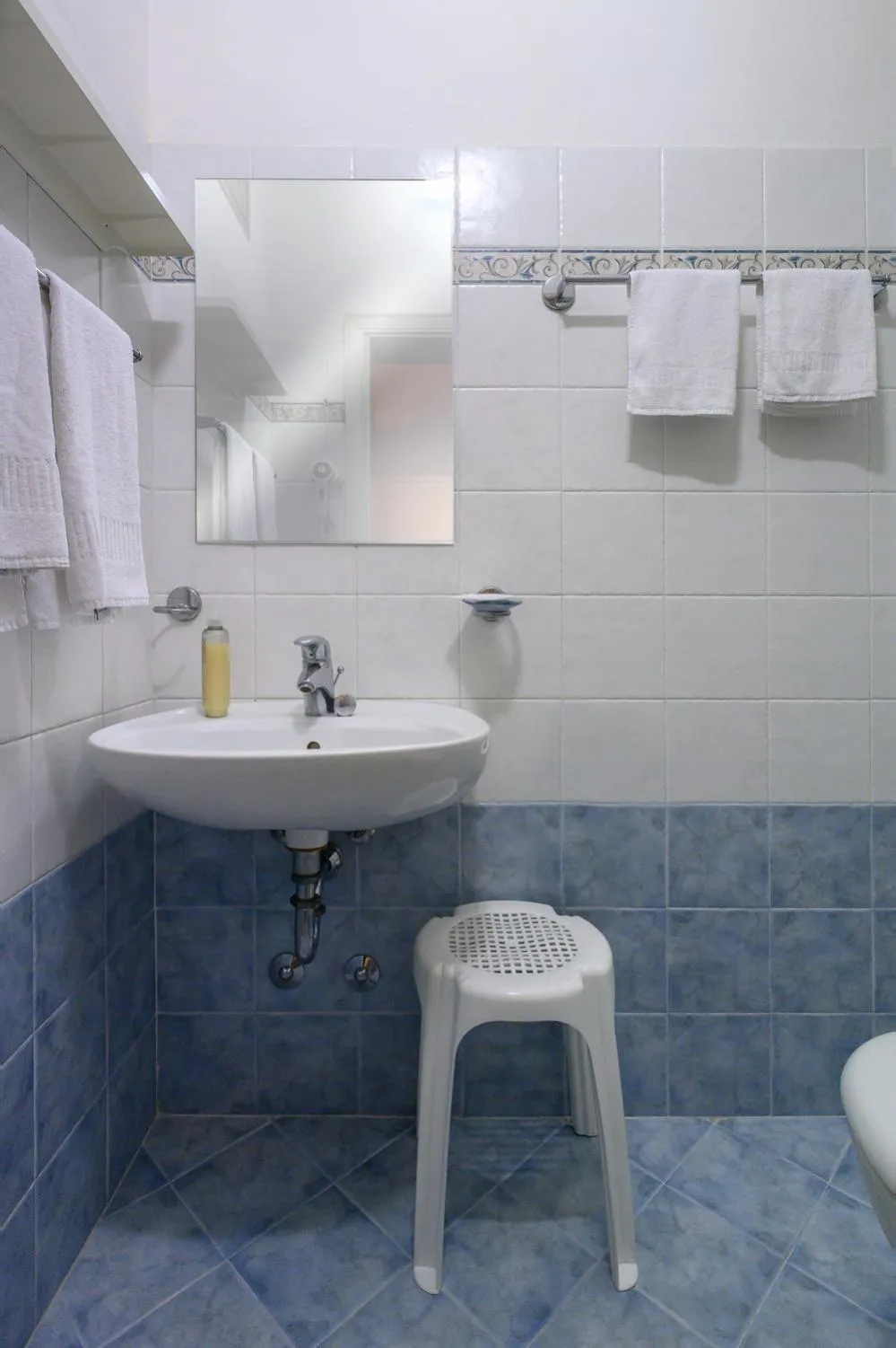 Bathroom in Atlas Hotel