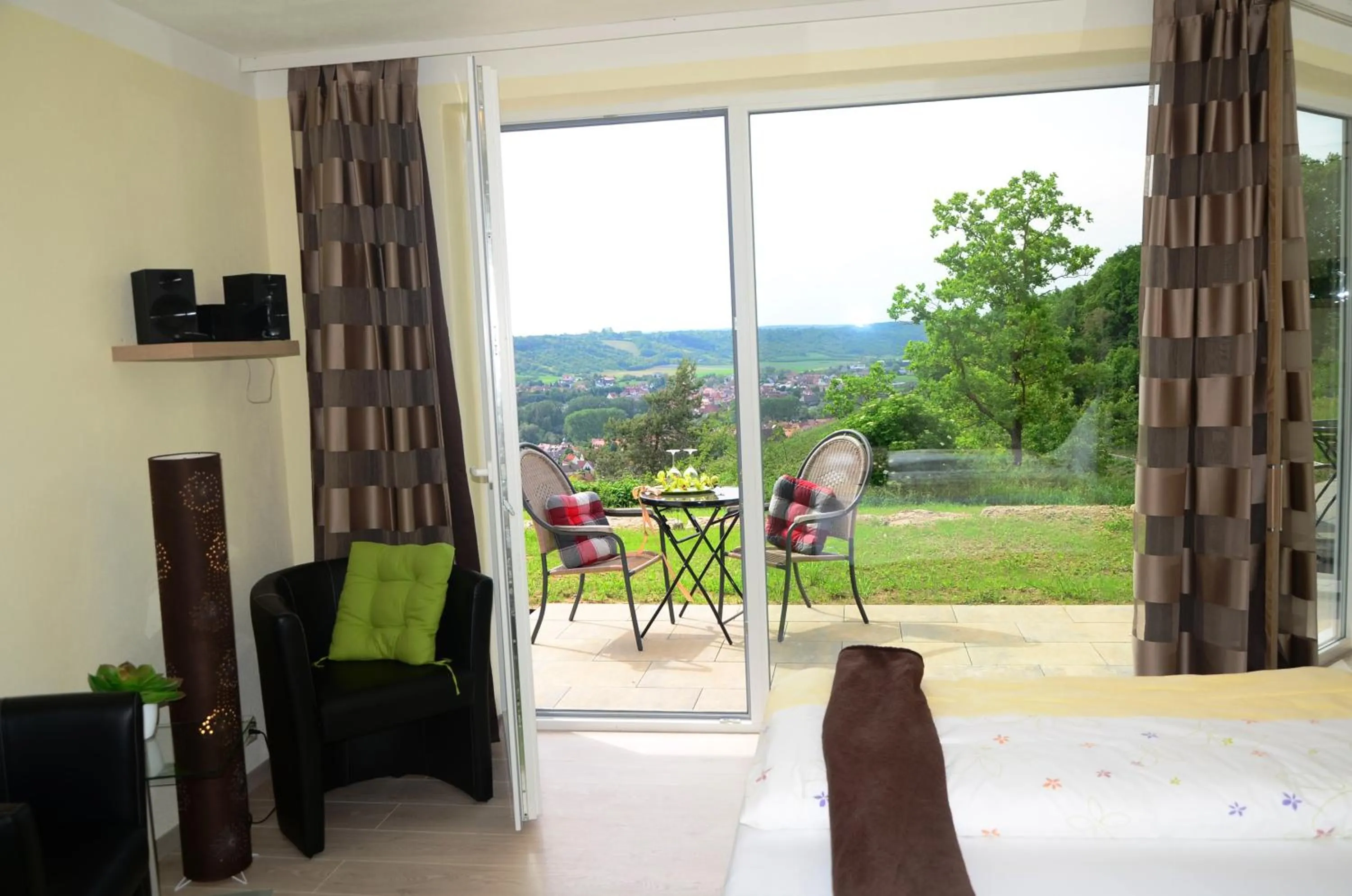 Natural landscape in Kirschberghof Gästehaus und Weinverkauf