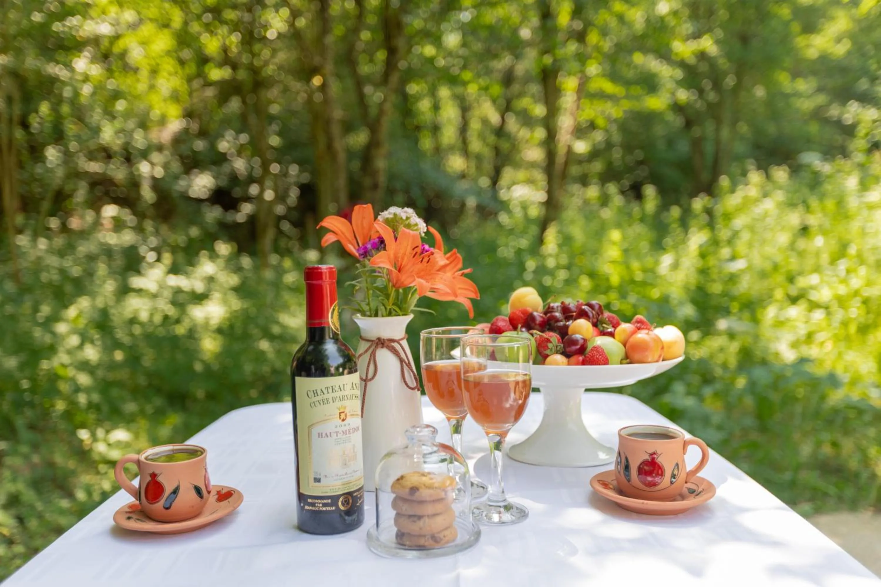 Food in Ariana Family Hotel