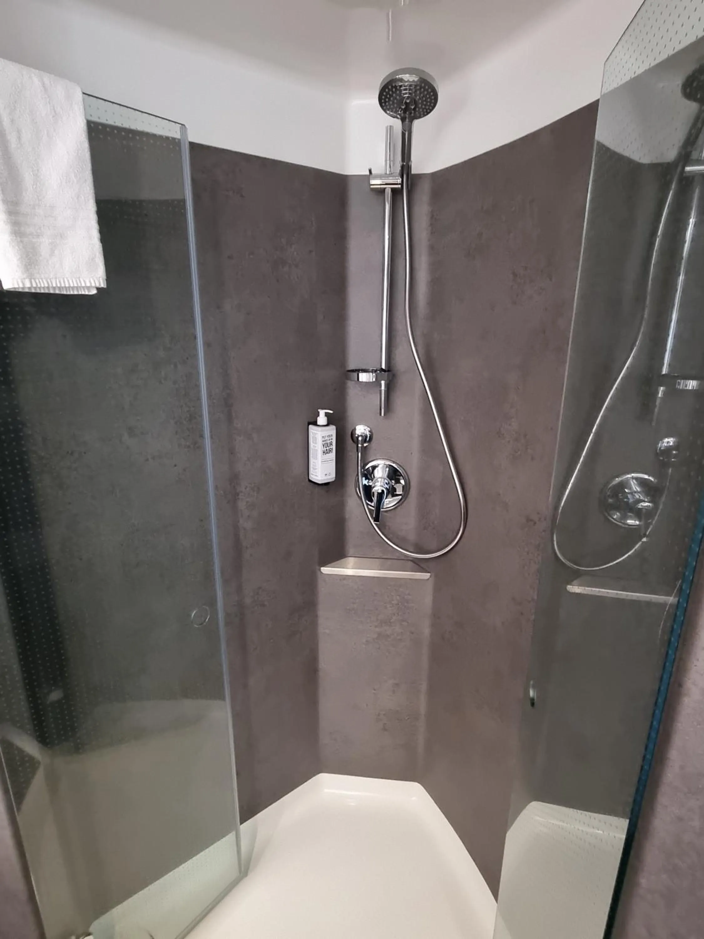 Shower in ibis Luebeck City