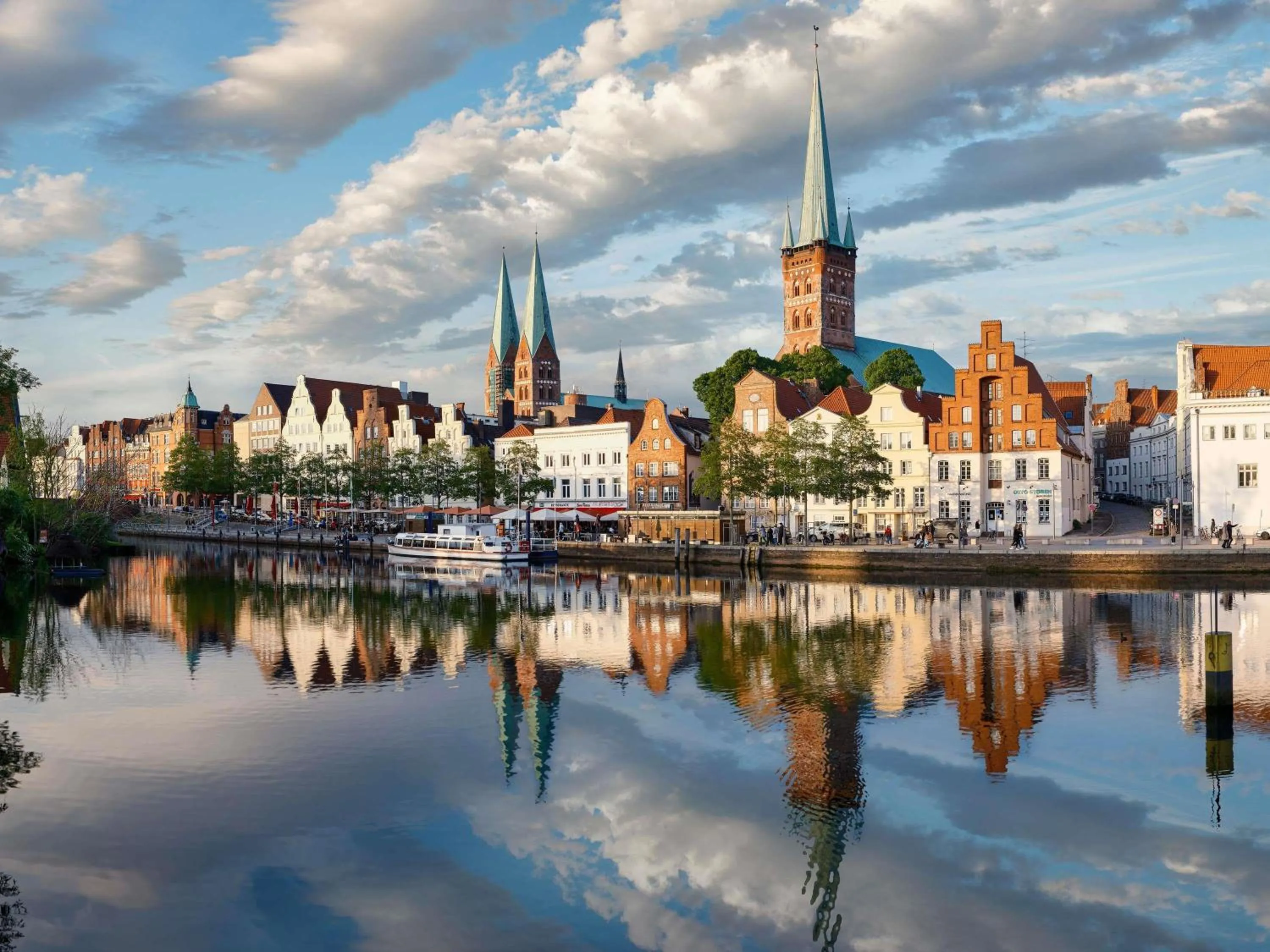 Property building in ibis Luebeck City