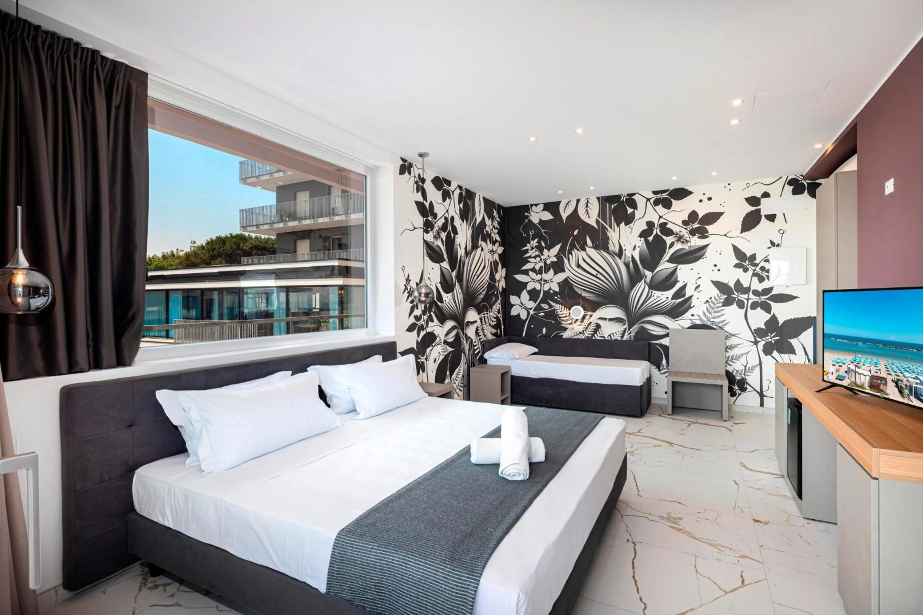 Photo of the whole room, Bed in Hotel Cola Frontemare