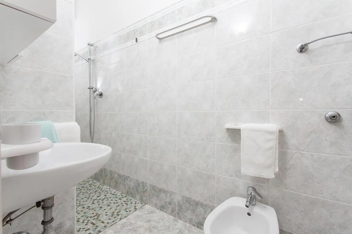 Bathroom in Hotel Cola Frontemare