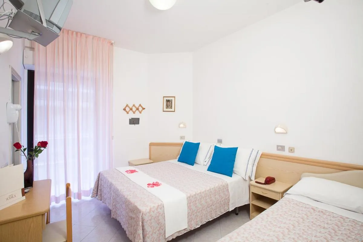 Photo of the whole room, Bed in Hotel Cola Frontemare