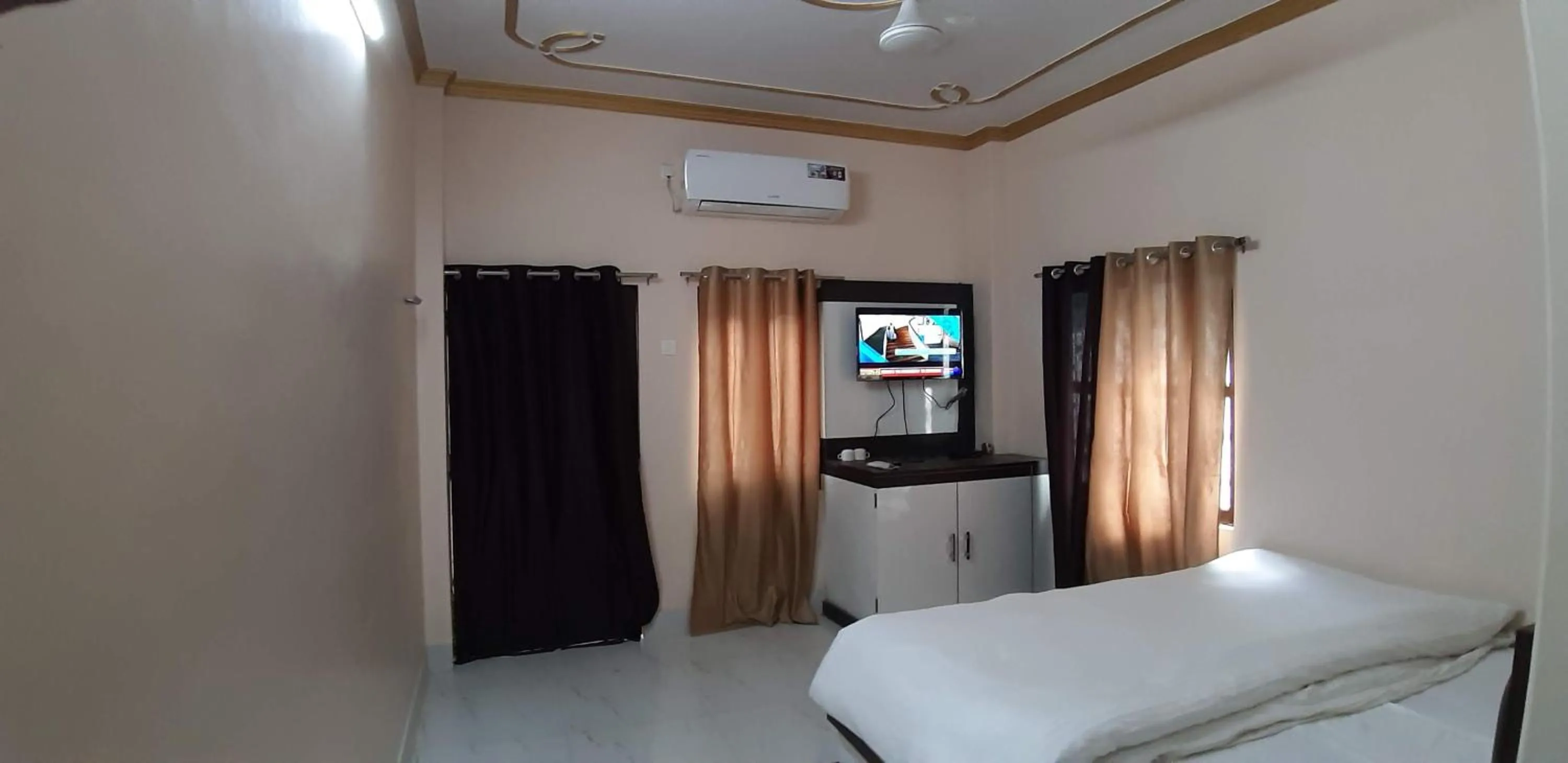 Bedroom, Bed in Sita Inn Home Stay Away From Home By Hotel Sita Varanasi