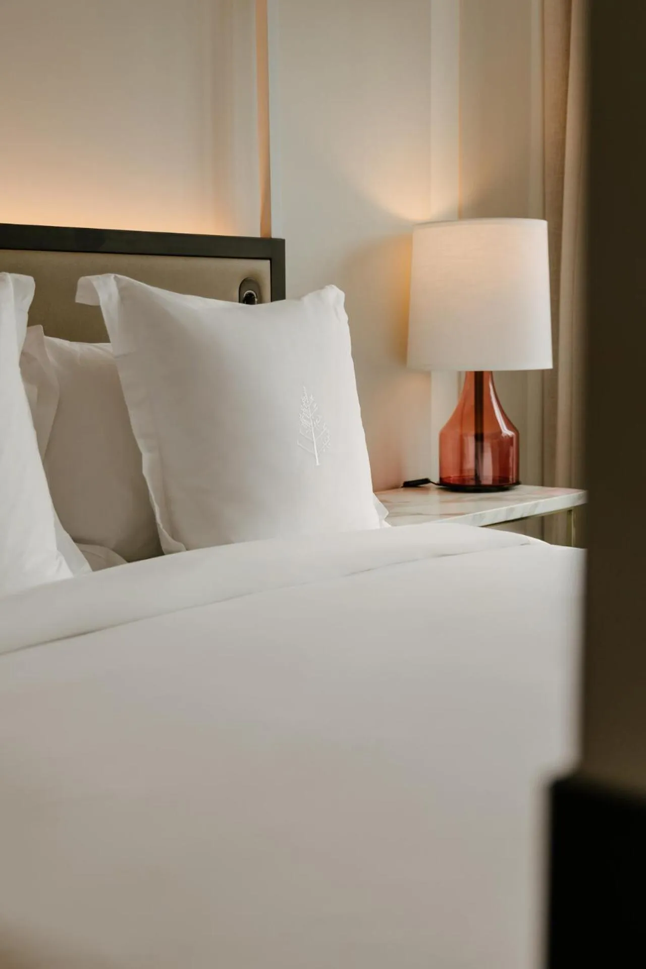 Bed in Four Seasons Hotel Montreal