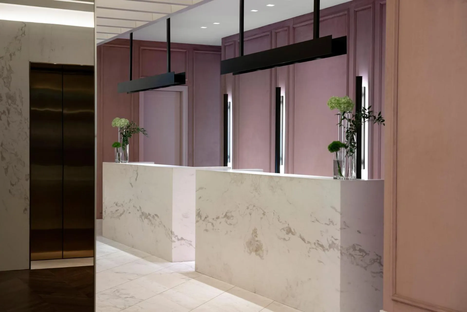 Lobby or reception in Four Seasons Hotel Montreal