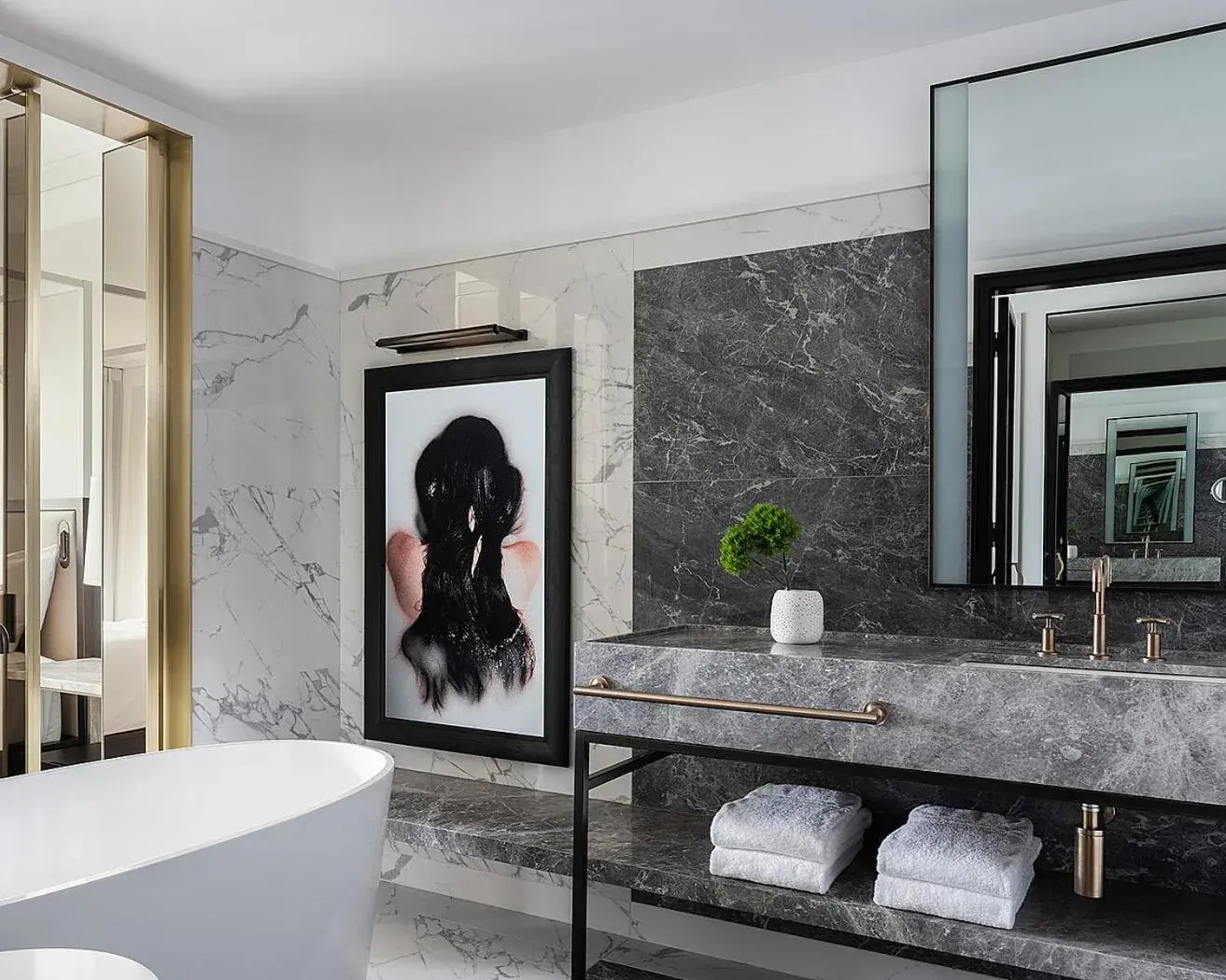 Deluxe Carré Doré Room in Four Seasons Hotel Montreal Deluxe Carré Doré Room in Four Seasons Hotel Montreal